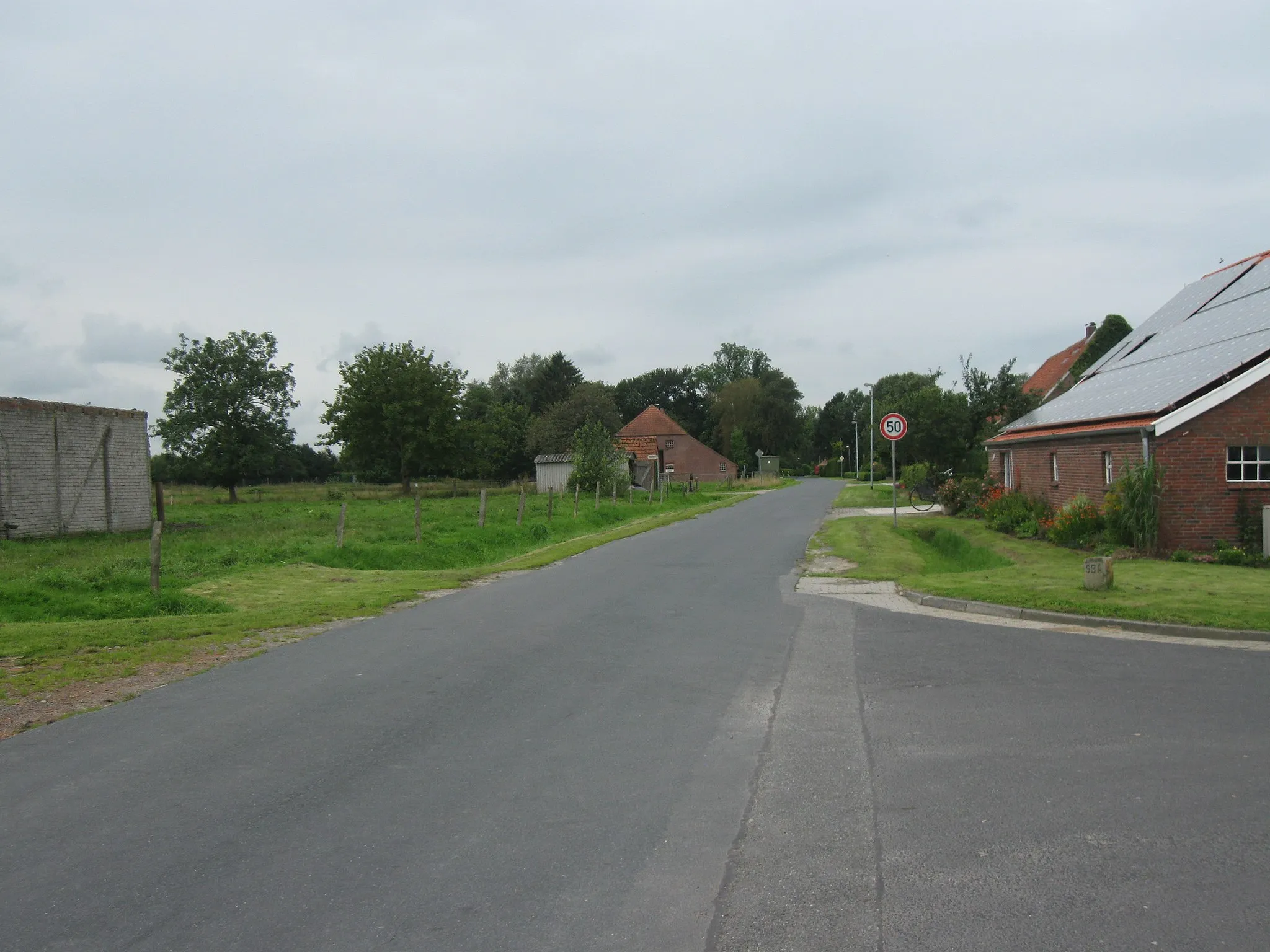 Photo showing: Der "Alte Postweg" in Willen