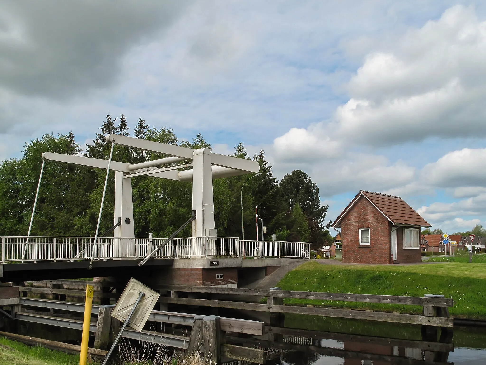 Photo showing: Westerende-Kirchloog, drawbridge