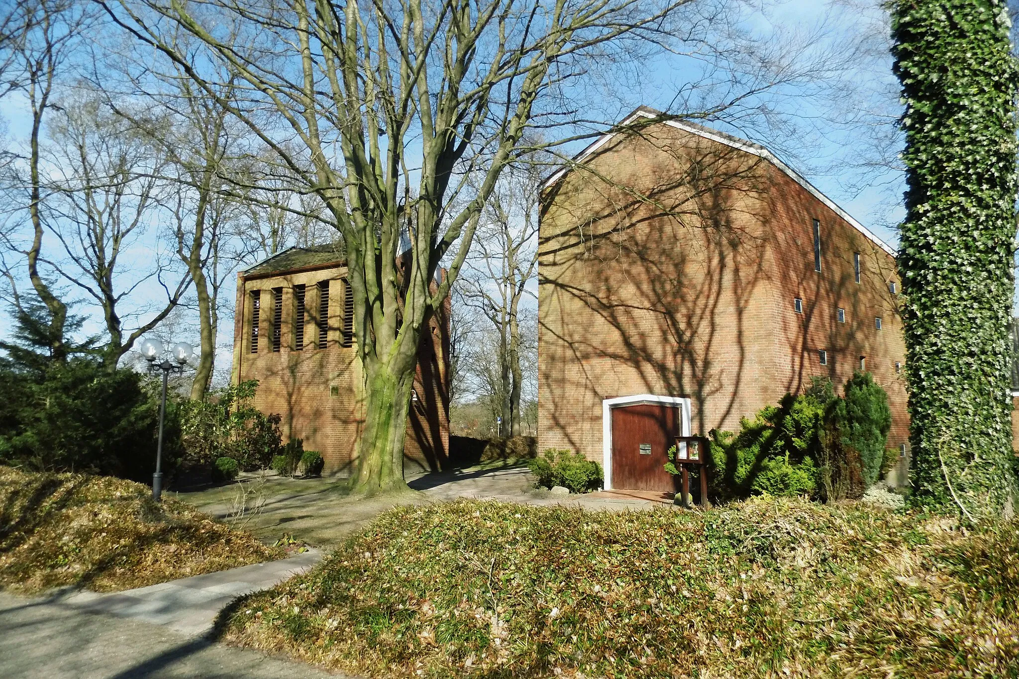 Photo showing: Evangelisch-lutherische Markuskirche in Tannenhausen (Stadtteil von Aurch), Ostfriesland, Niedersachsen, Deutschland
