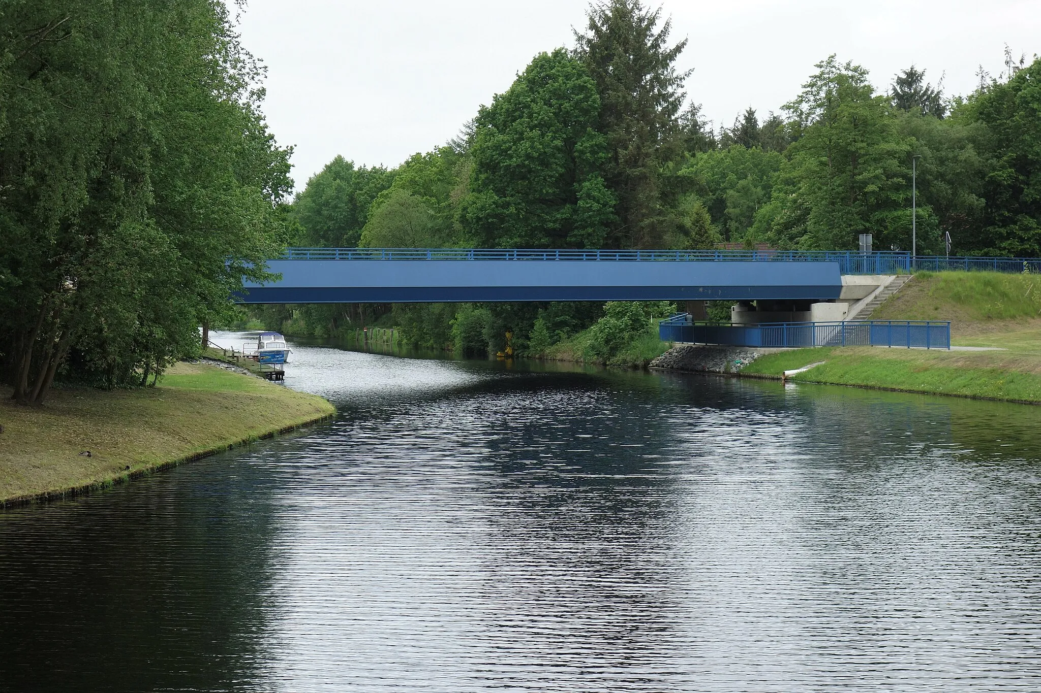 Photo showing: Road bridge over the Ems-Jade-Canal in Marcardsmoor