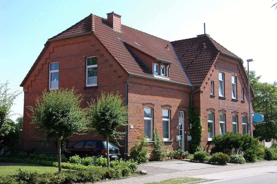 Photo showing: Formerly station building of the closed Greetsiel station (narrow gauge) (2009)