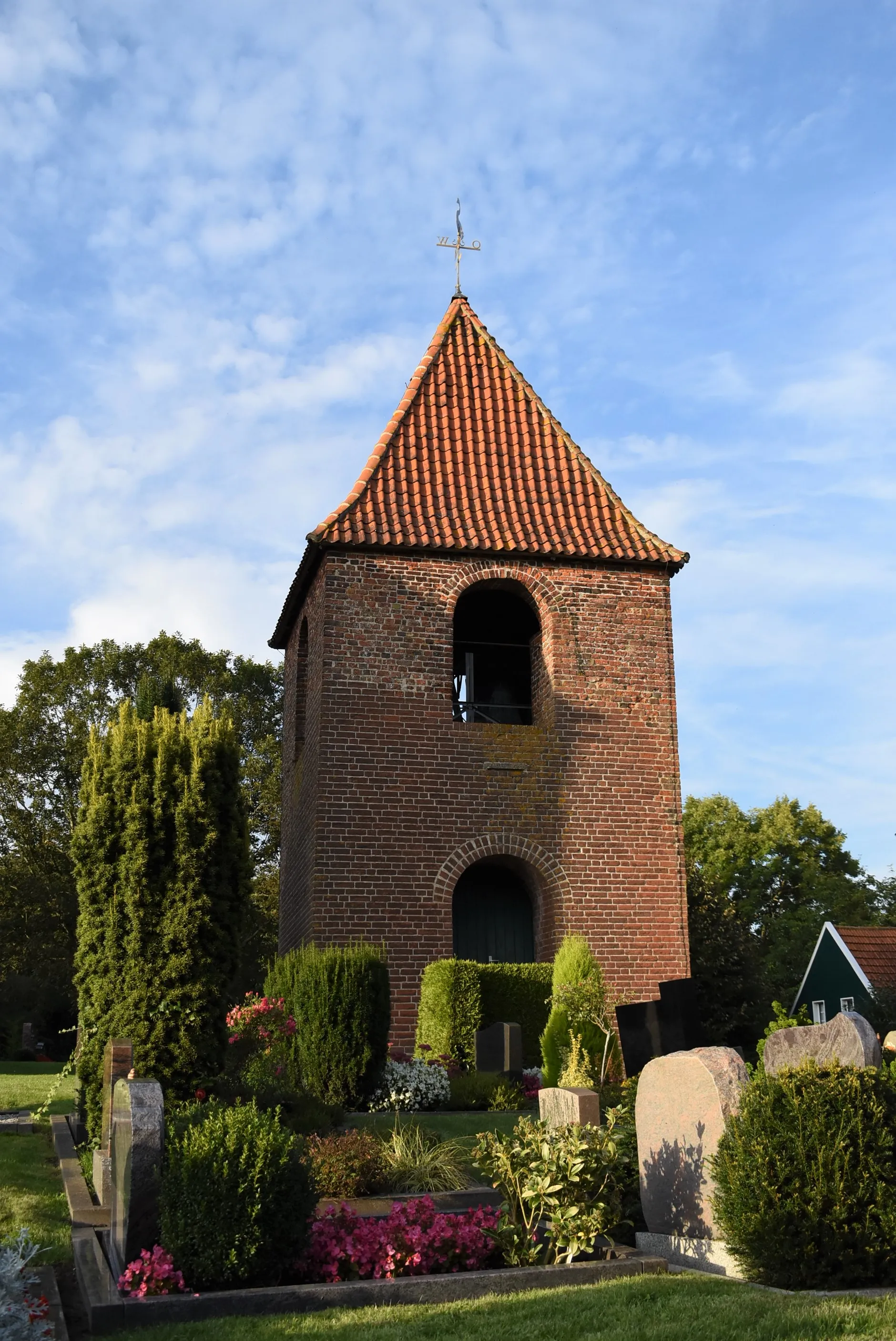 Photo showing: St.-Ägidien-Kirche in Stedesdorf

Glockenturm von Süden