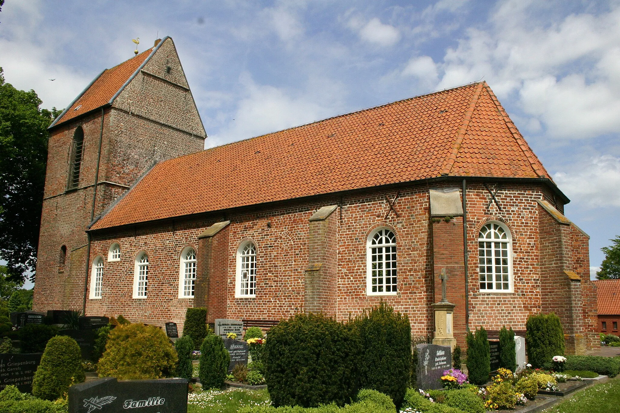 Photo showing: Historic Peter and Paul Church in Völlen, district of Leer, East Frisia, Germany