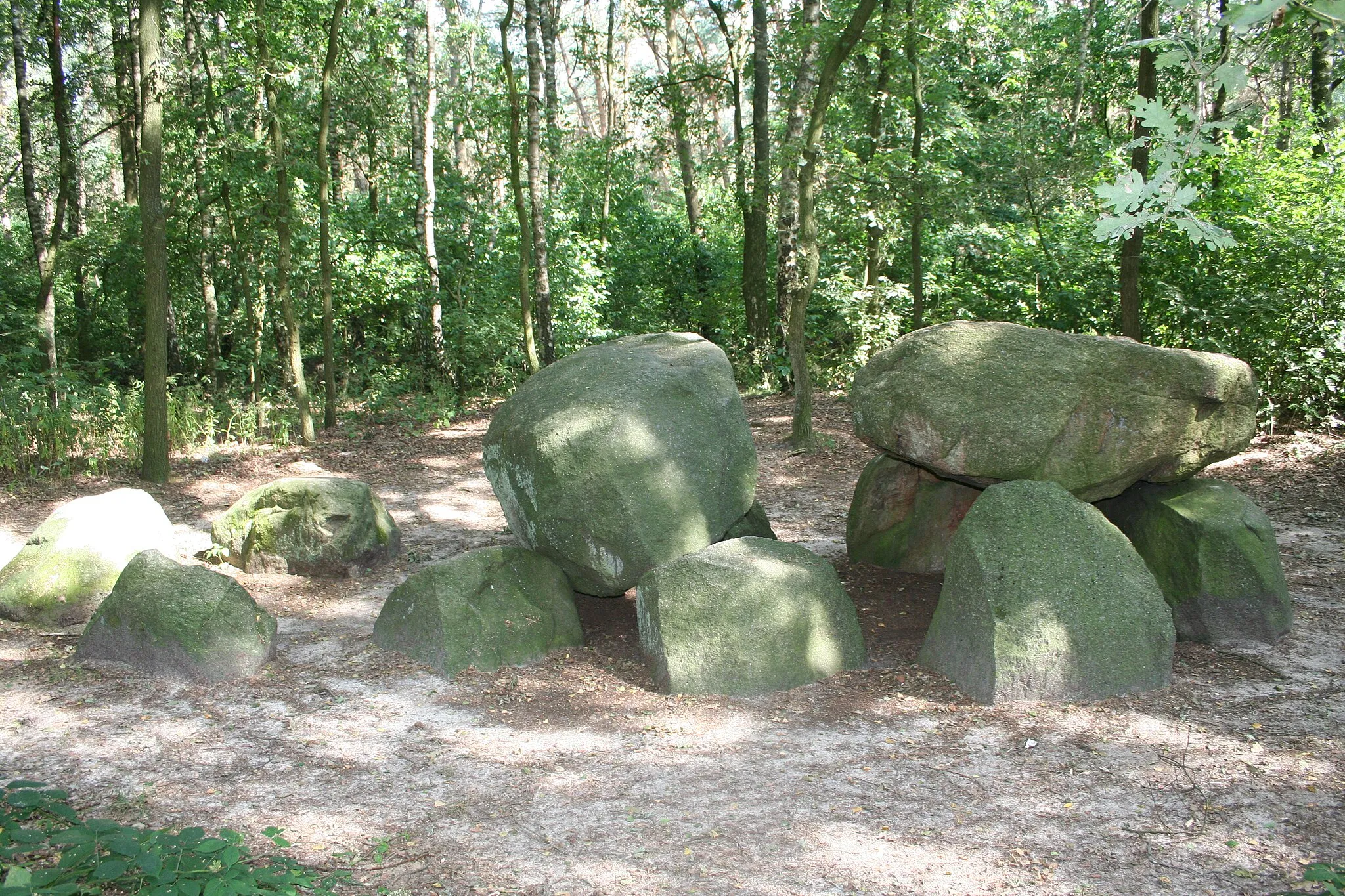 Photo showing: Hünensteine Lindern