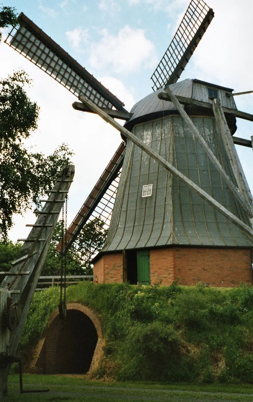 Photo showing: Hermelings Mühle in Liener (Gemeinde Lindern (Oldenburg)). Erdholländer