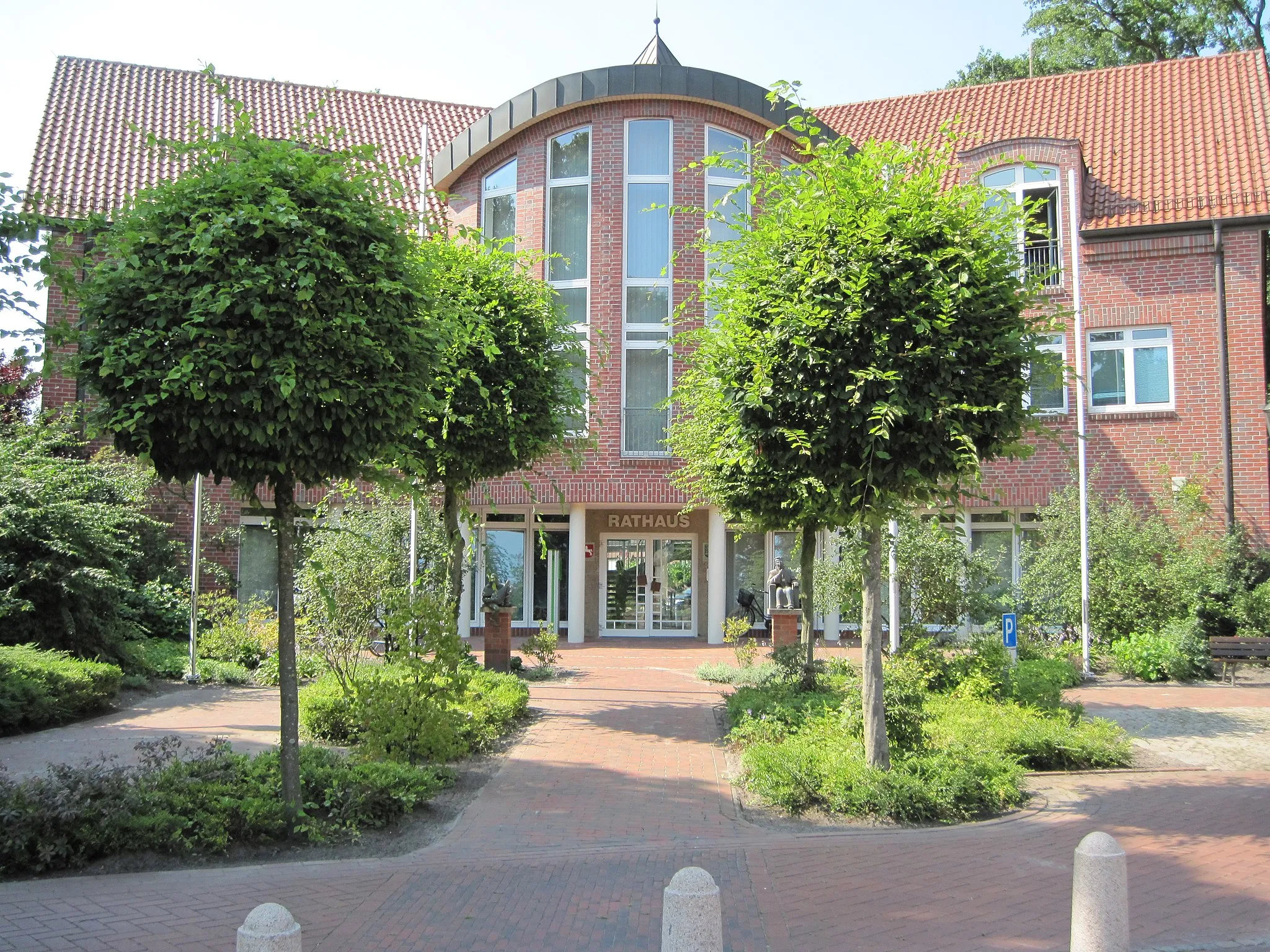 Photo showing: Rathaus der Gemeinde Lindern (Oldenburg)