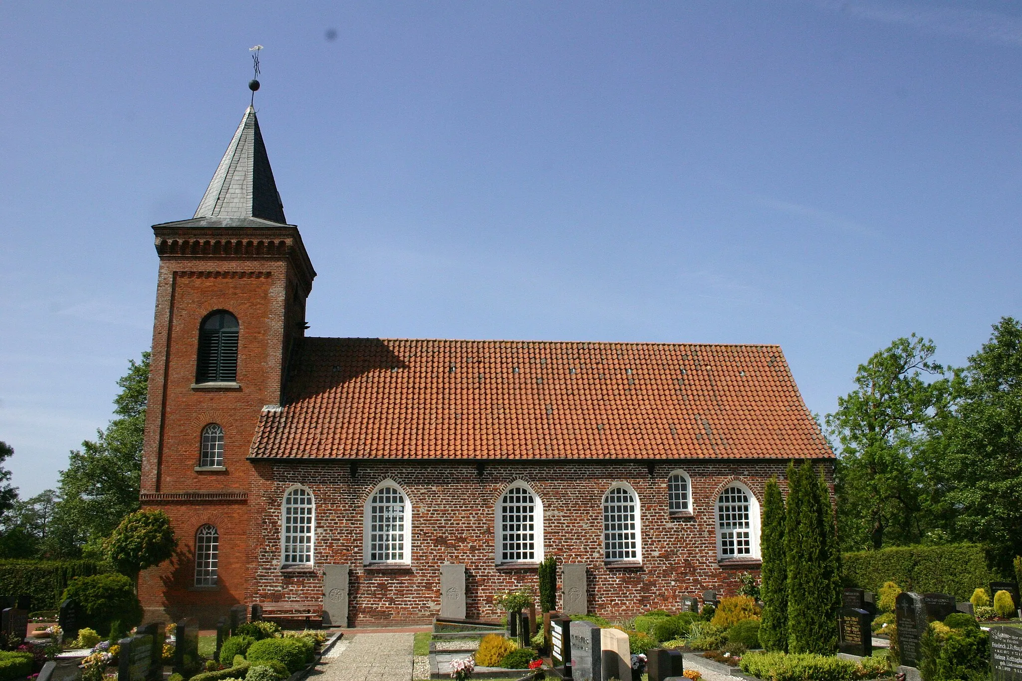 Photo showing: Historic church in Veenhusen, Leer district, East Frisia, Germany