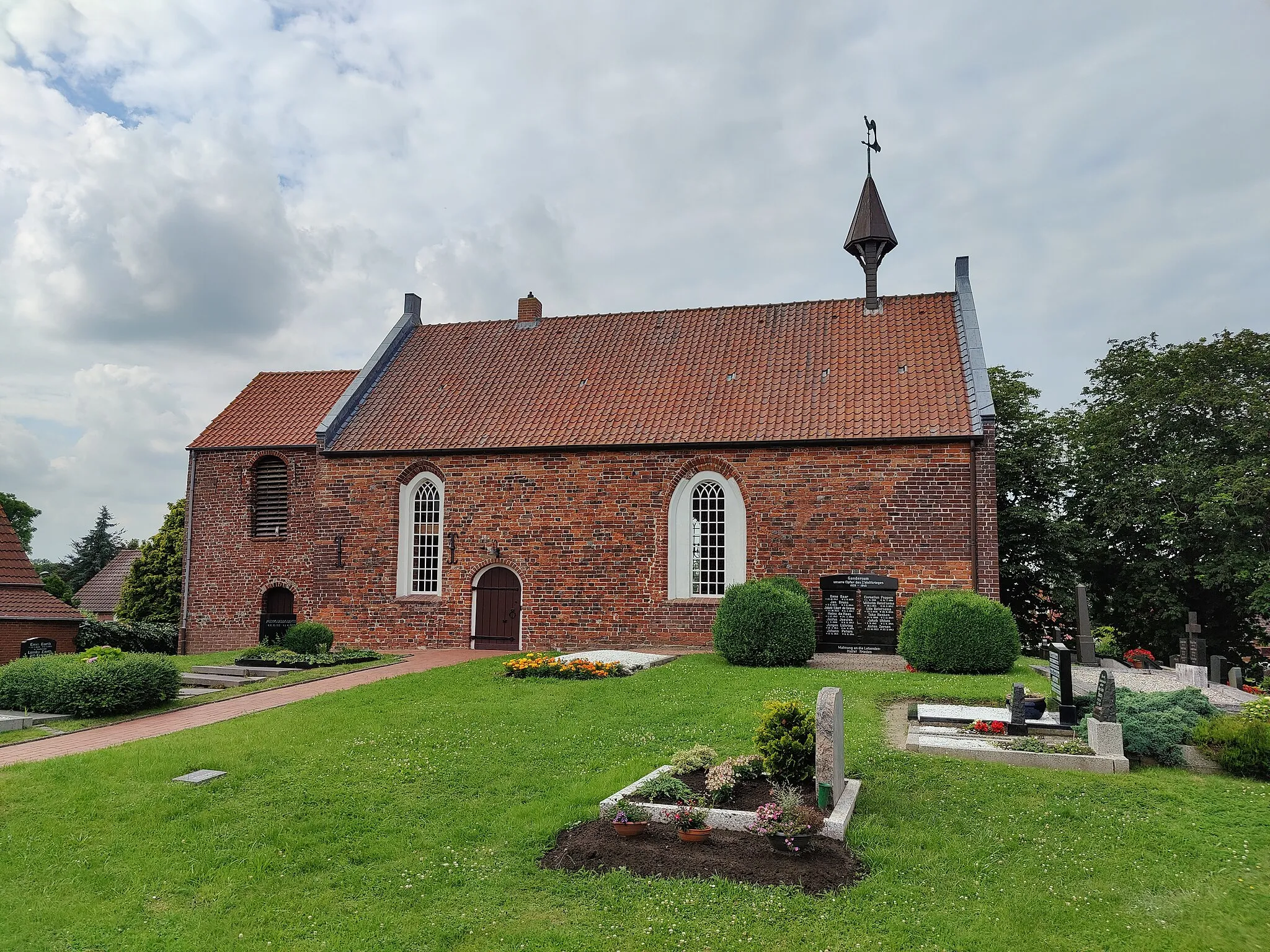 Photo showing: Evangelisch-reformierte Kirche Gandersum, Gemeinde Moormerland, Landkreis Leer, Niedersachsen, Deutschland