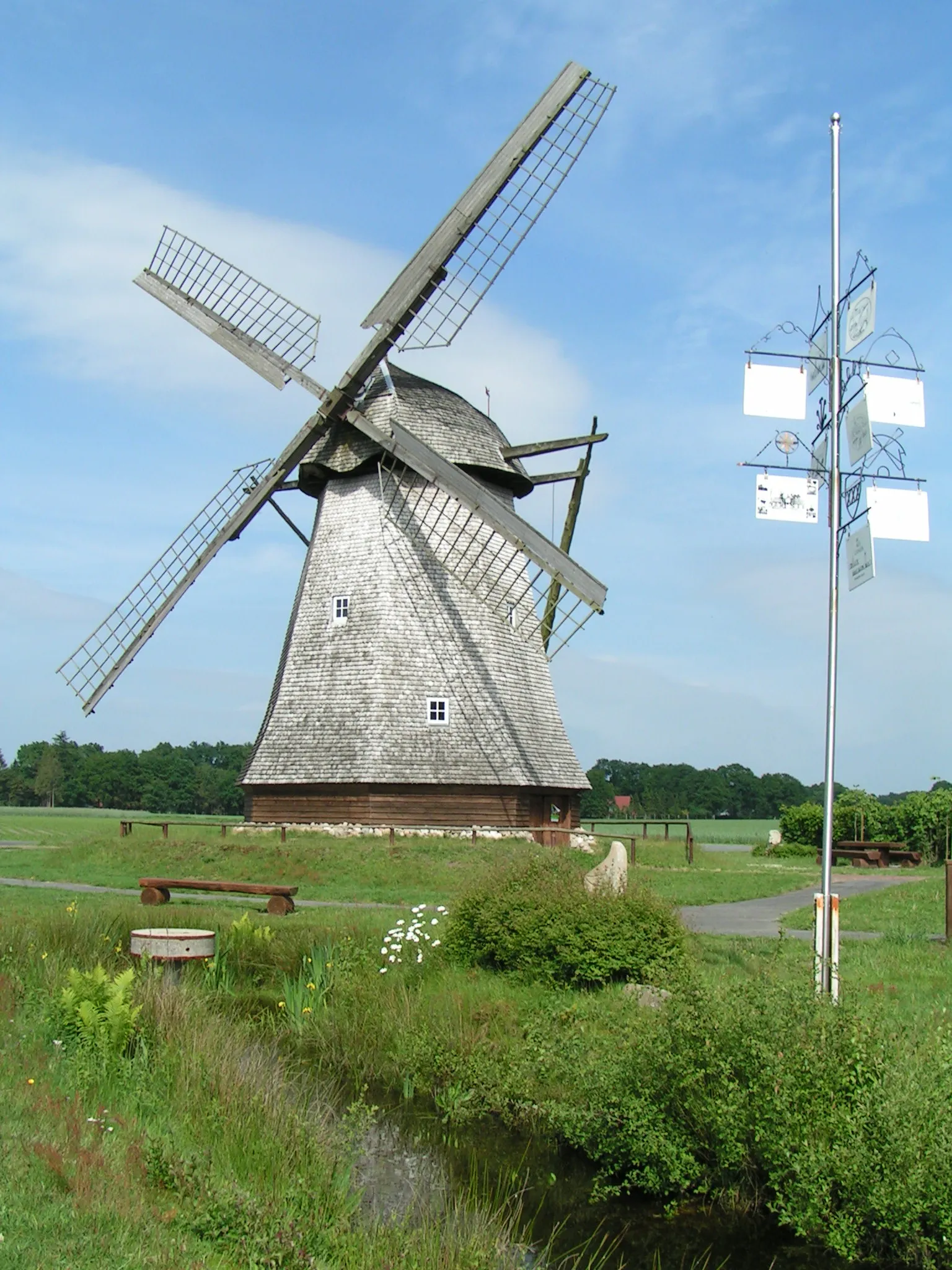Photo showing: Schutenmühle (Galerie-Holländer-Windmühle) in Huckelrieden (Gemeinde Löningen, Landkreis Cloppenburg)