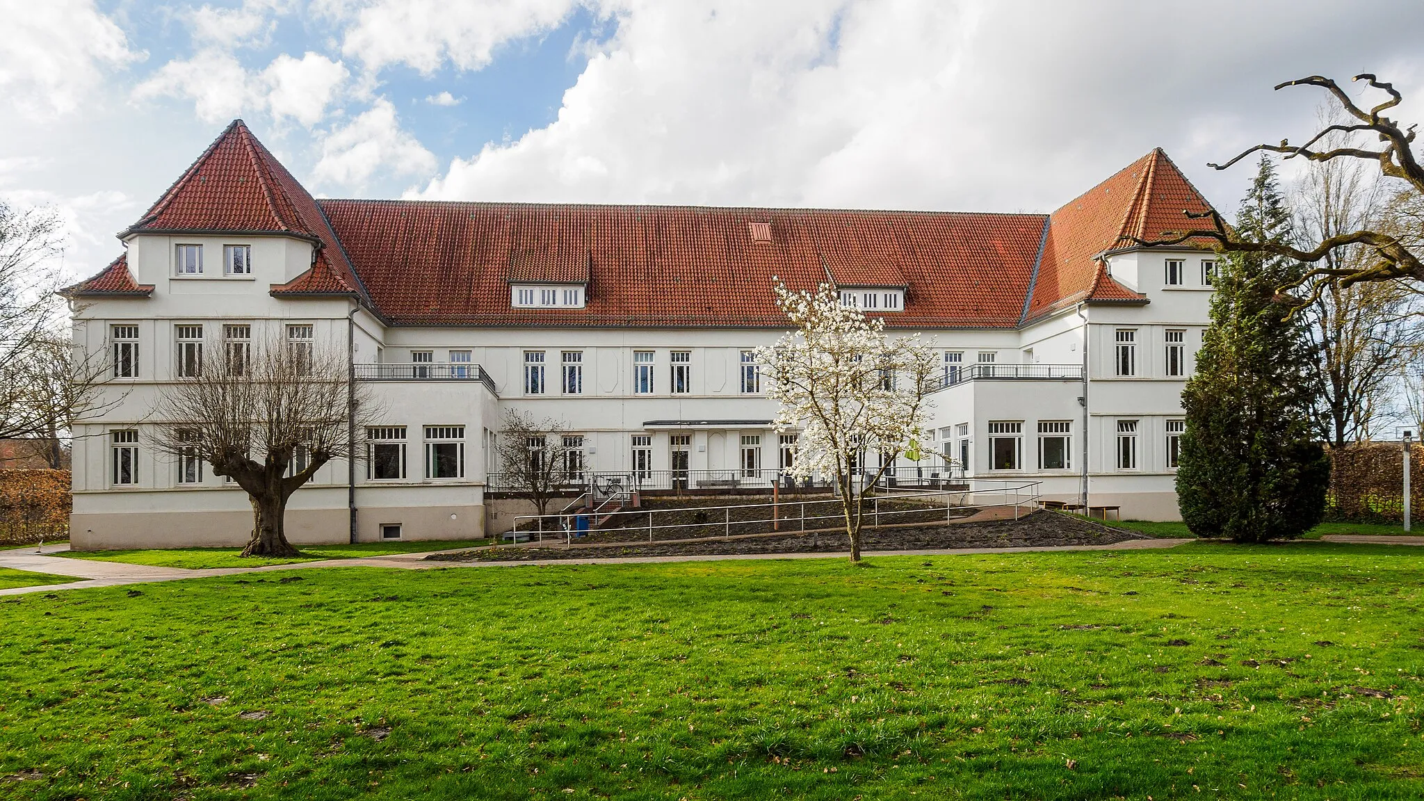 Photo showing: Karl-Jaspers-Klinik Wehnen, Gebäude 13 - Kurt-Schneider-Haus