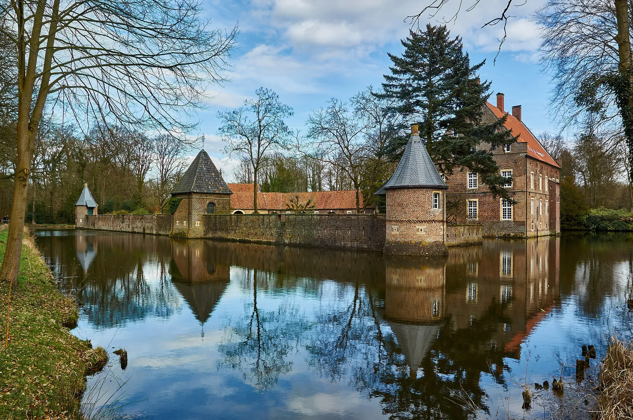 Photo showing: Haus Welbergen, a water castle  in Welbergen, Ochtrup, North Rhine-Westphalia, Germany.