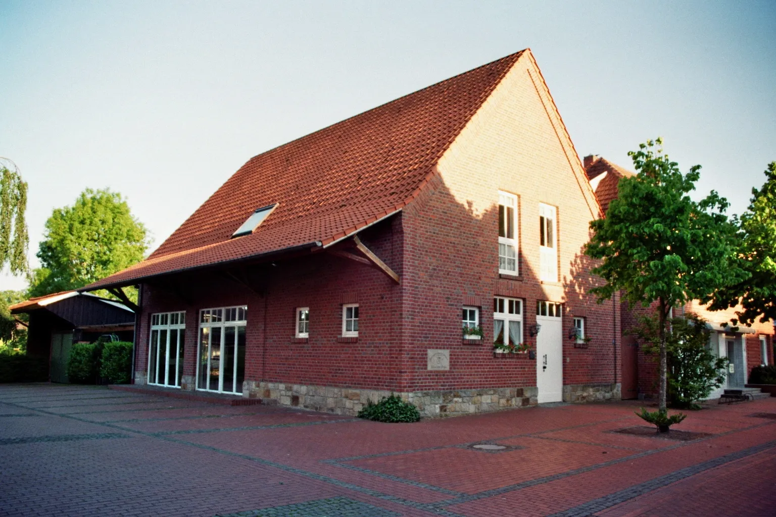 Photo showing: Das Dorfgemeinschaftshaus “Evers'sche Mühle” in Hopsten-Schale, Kreis Steinfurt, Nordrhein-Westfalen.