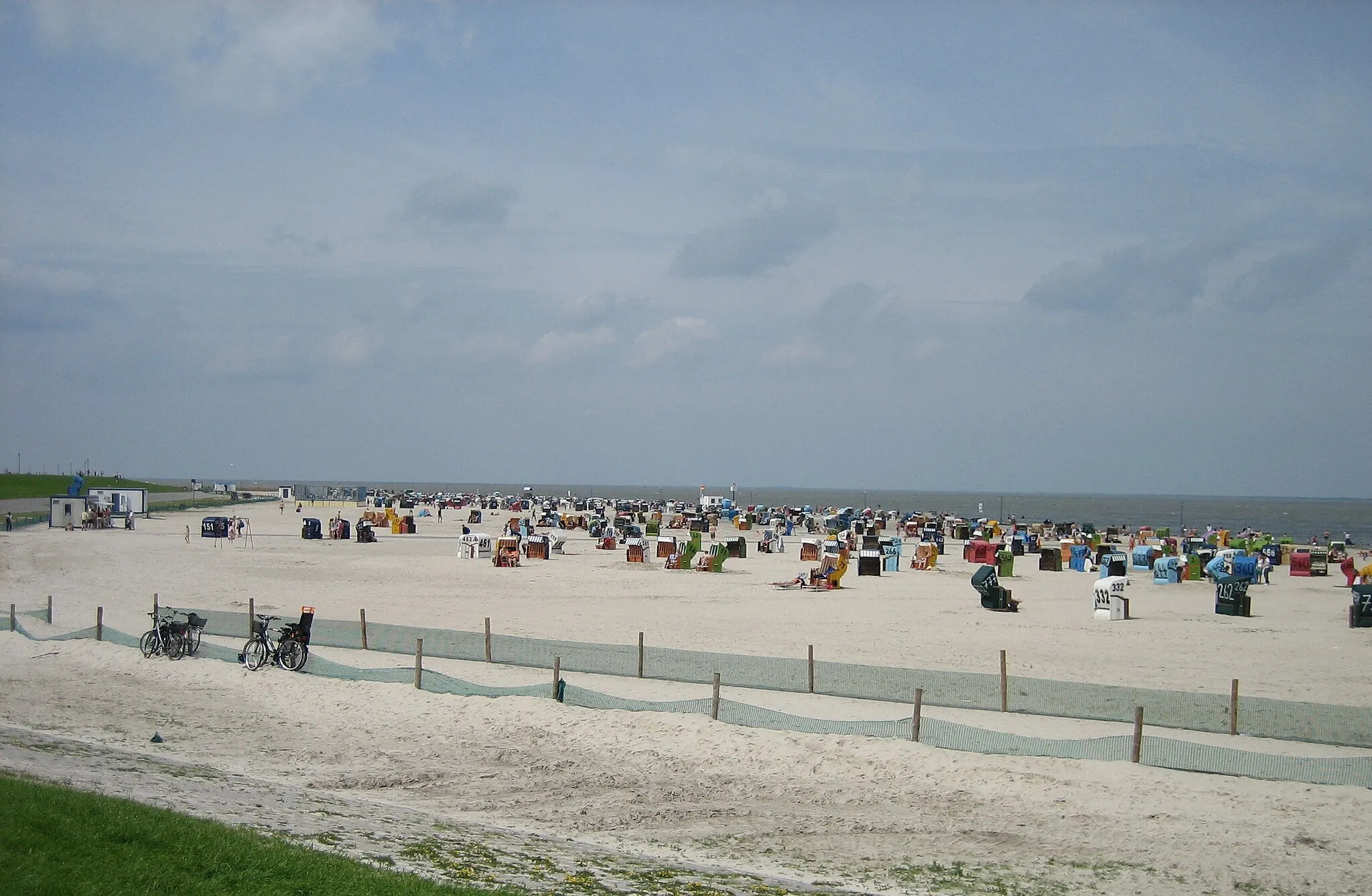 Photo showing: de:Neuharlingersiel: Strand
en:Neuharlingersiel, Germany: Beach