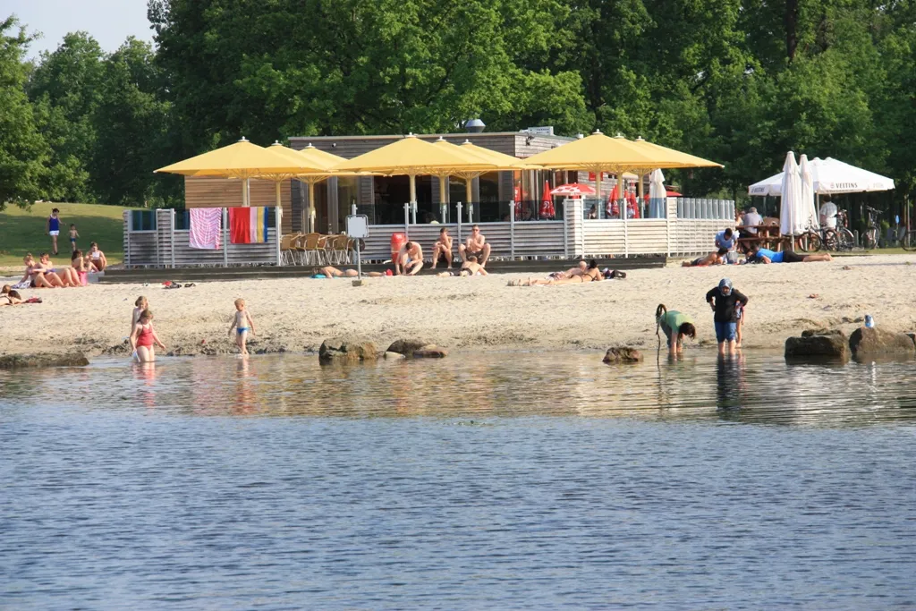 Photo showing: Haddorfer See in der Gemeinde Wettringen. Offene Badestelle in der Nähe vom Campingplatz und Naherholungsgebiet.