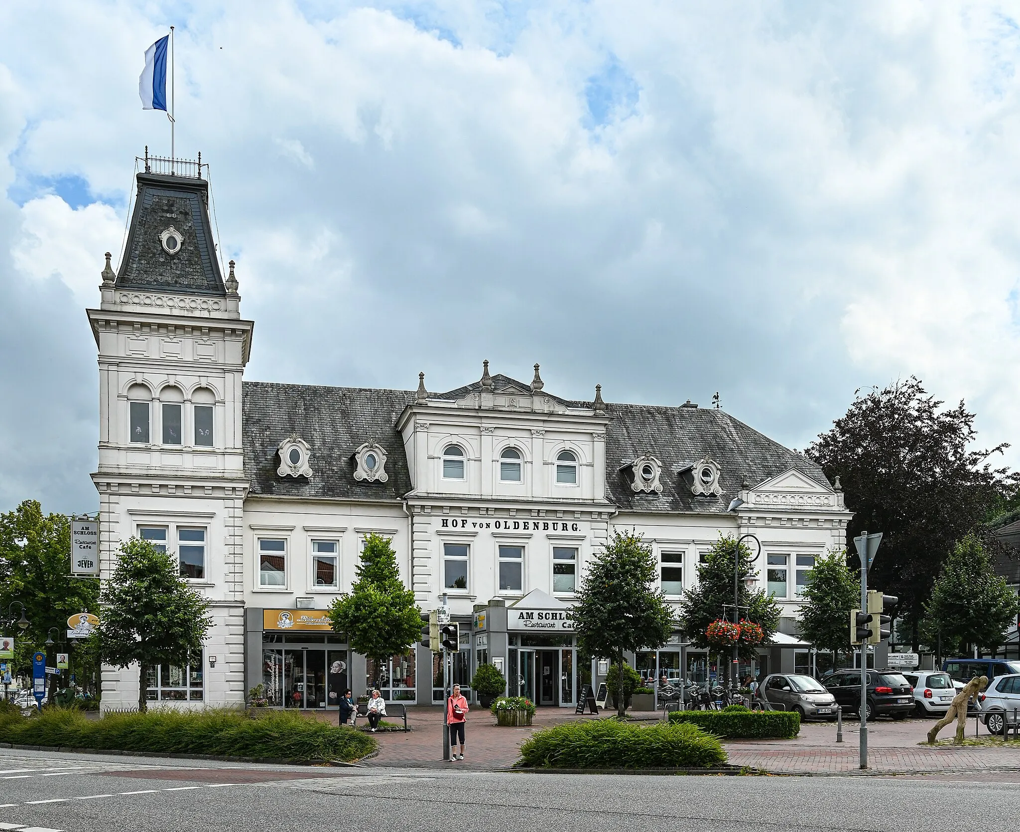 Photo showing: Building of ''Hof von Oldenburg at street Alter Markt 14 in Jever