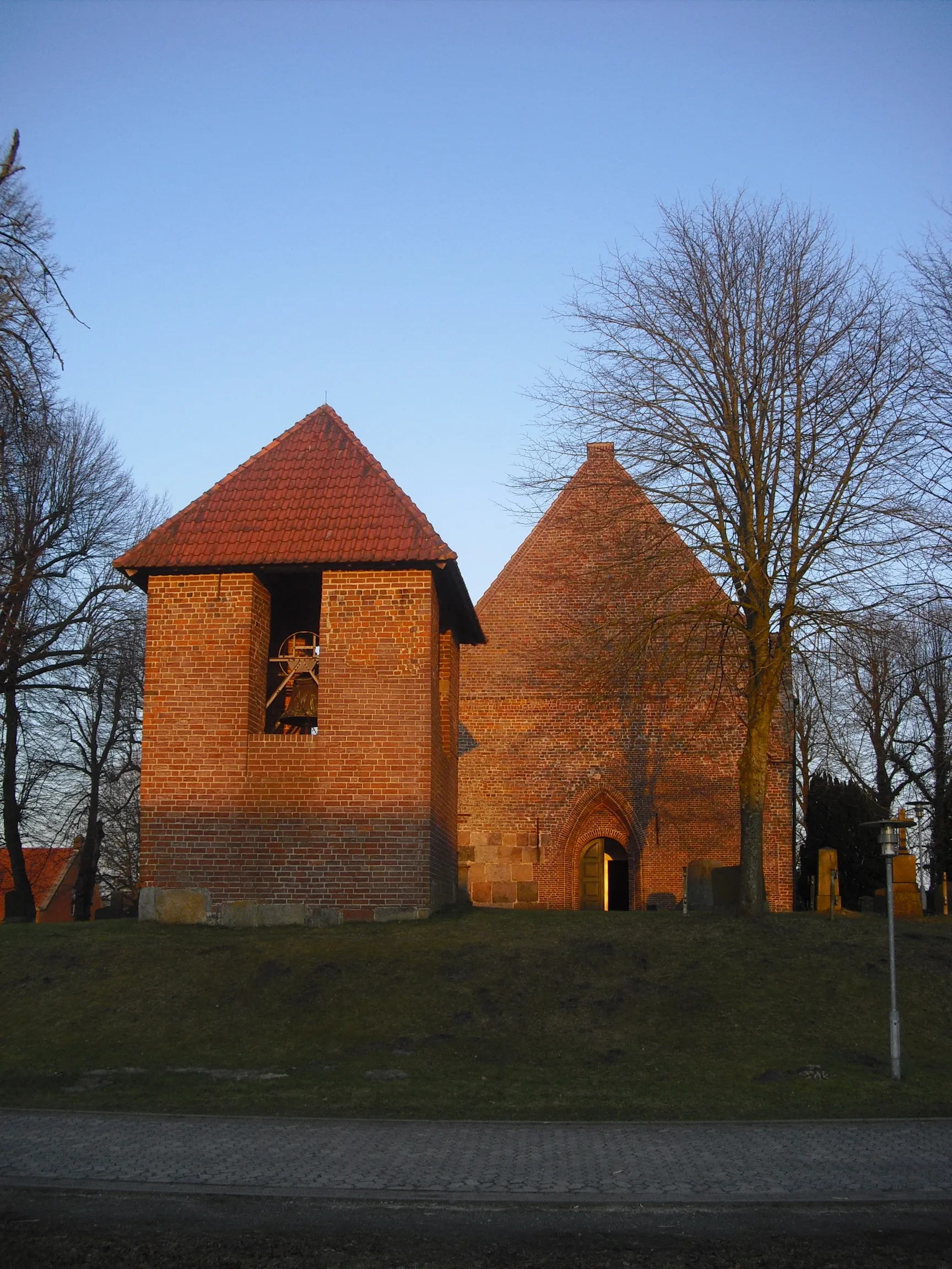Photo showing: Lutheran Church of Leerhafe (City of Wittmund), Germany