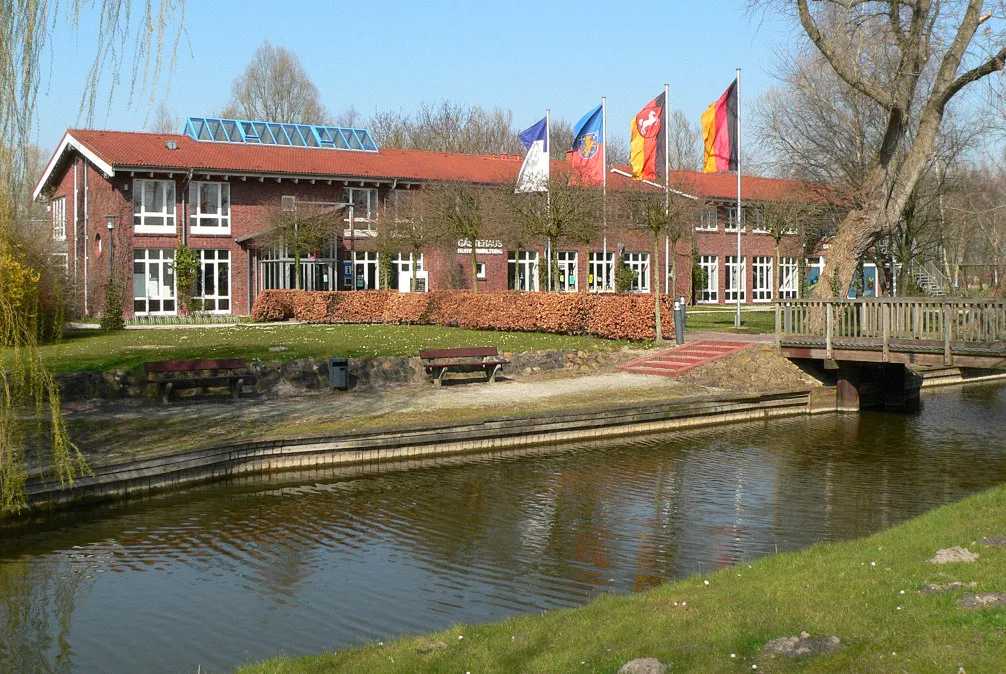 Photo showing: Wangerland: Haus des Gastes Hooksiel, aufgenommen im März 2007.