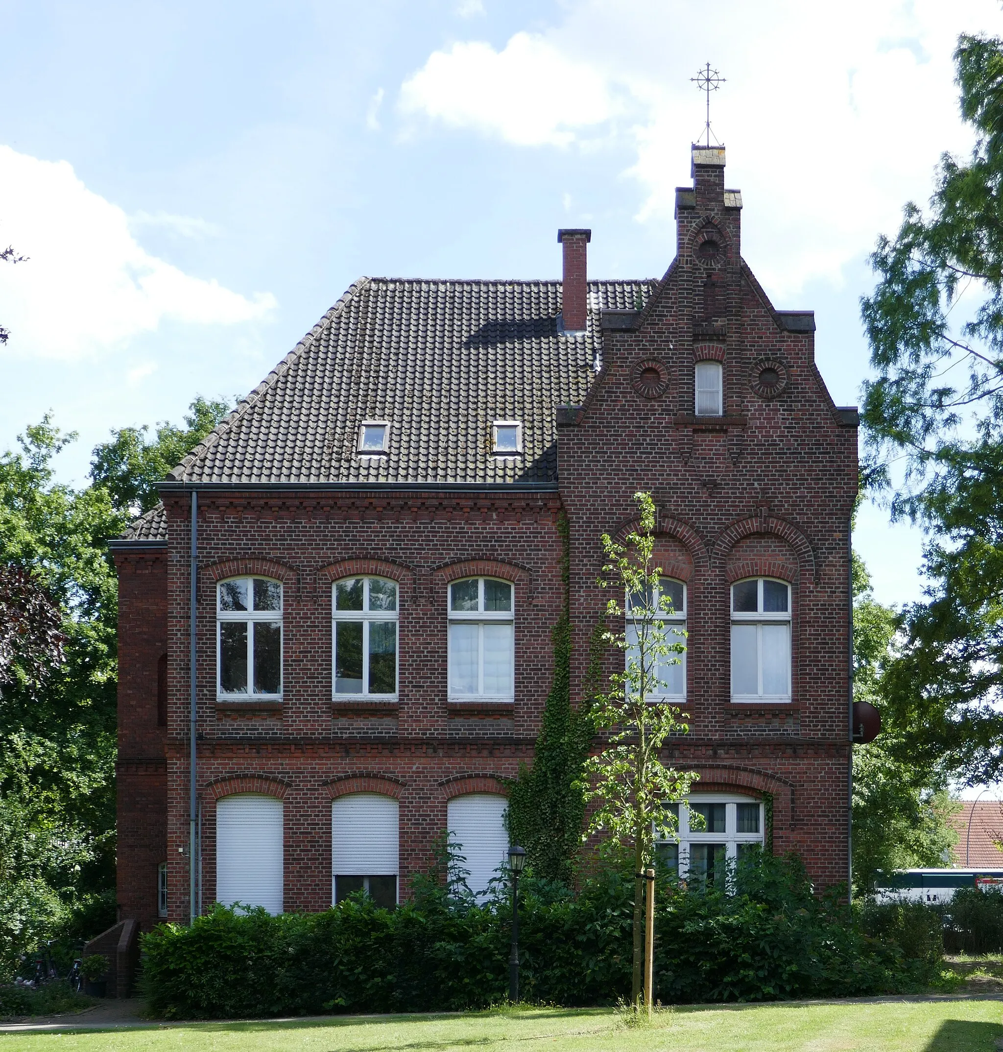 Photo showing: Pfarrhaus in Lette