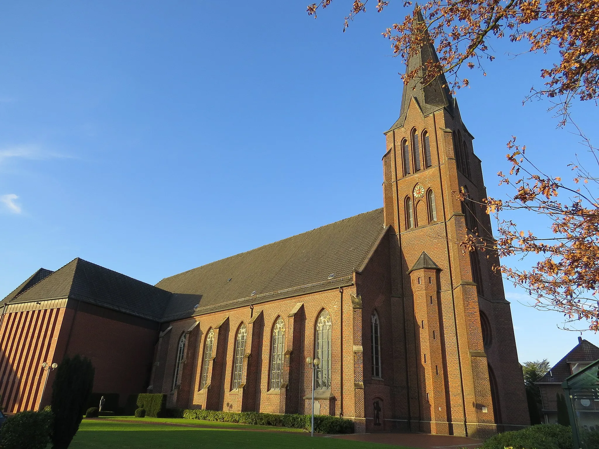 Photo showing: St. Peter und Paul in Garrel