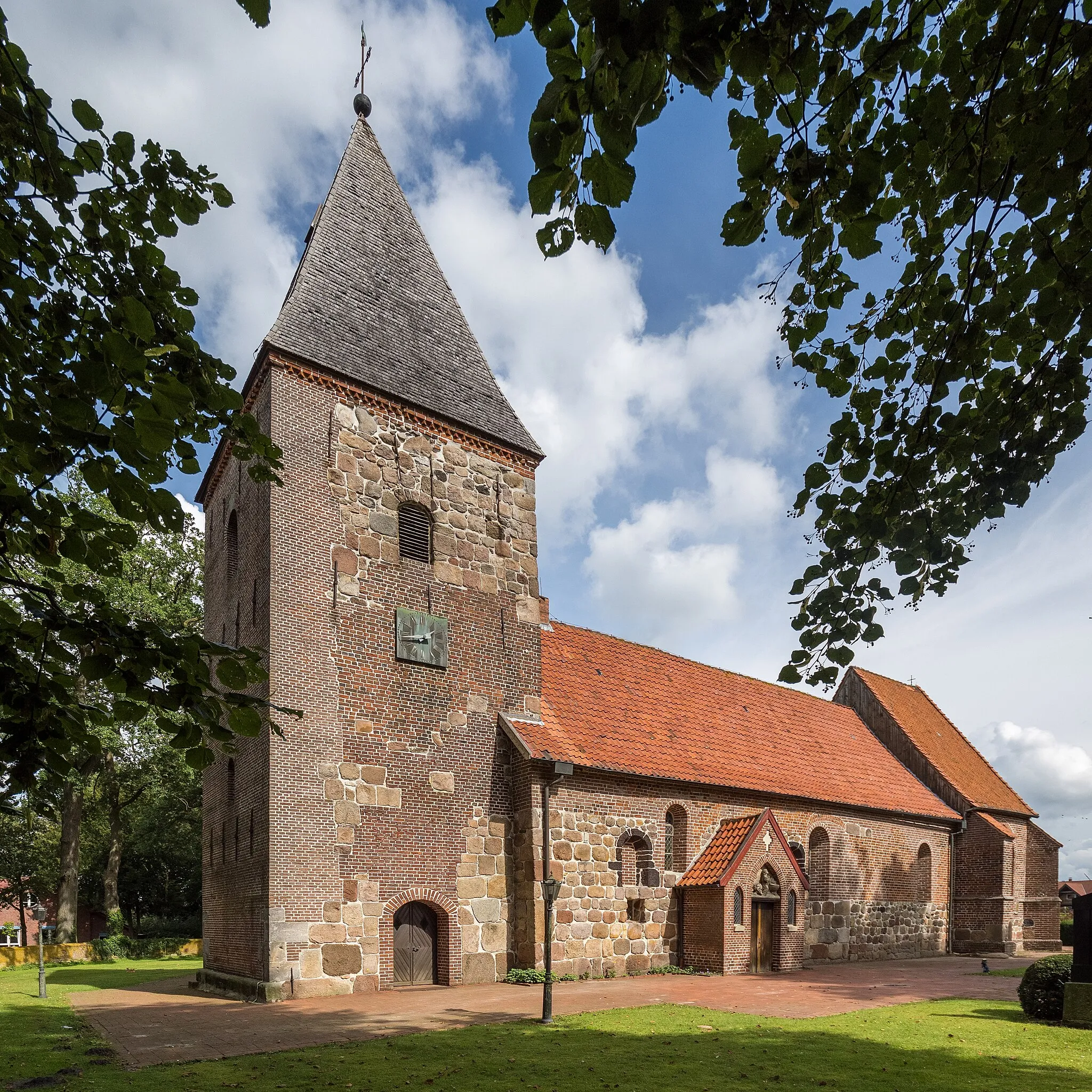 Photo showing: St. Vitus Church in Altenoythe, Lower Saxony