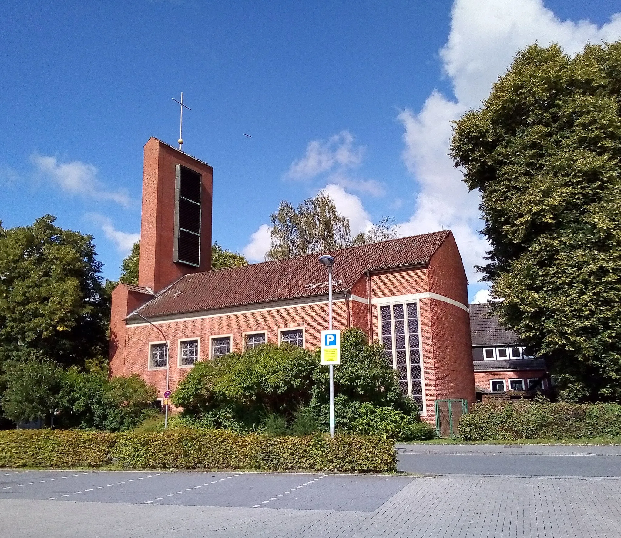 Photo showing: Apostelkirche in Wilhelmshaven-Altengroden