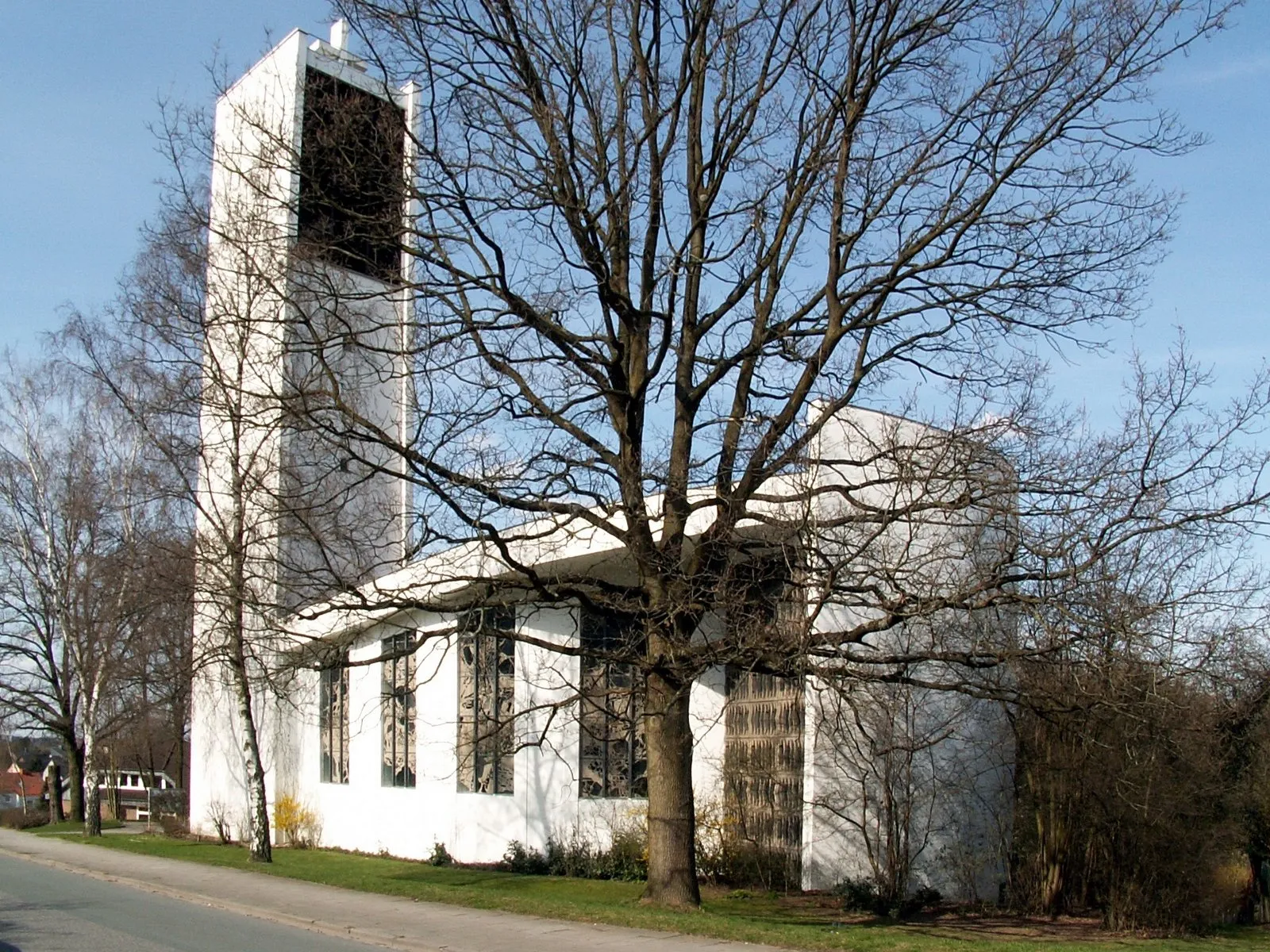 Photo showing: ev. Melanchthonkirche in Osnabrück, Stadtteil Kalkhügel, Ansicht von Süden