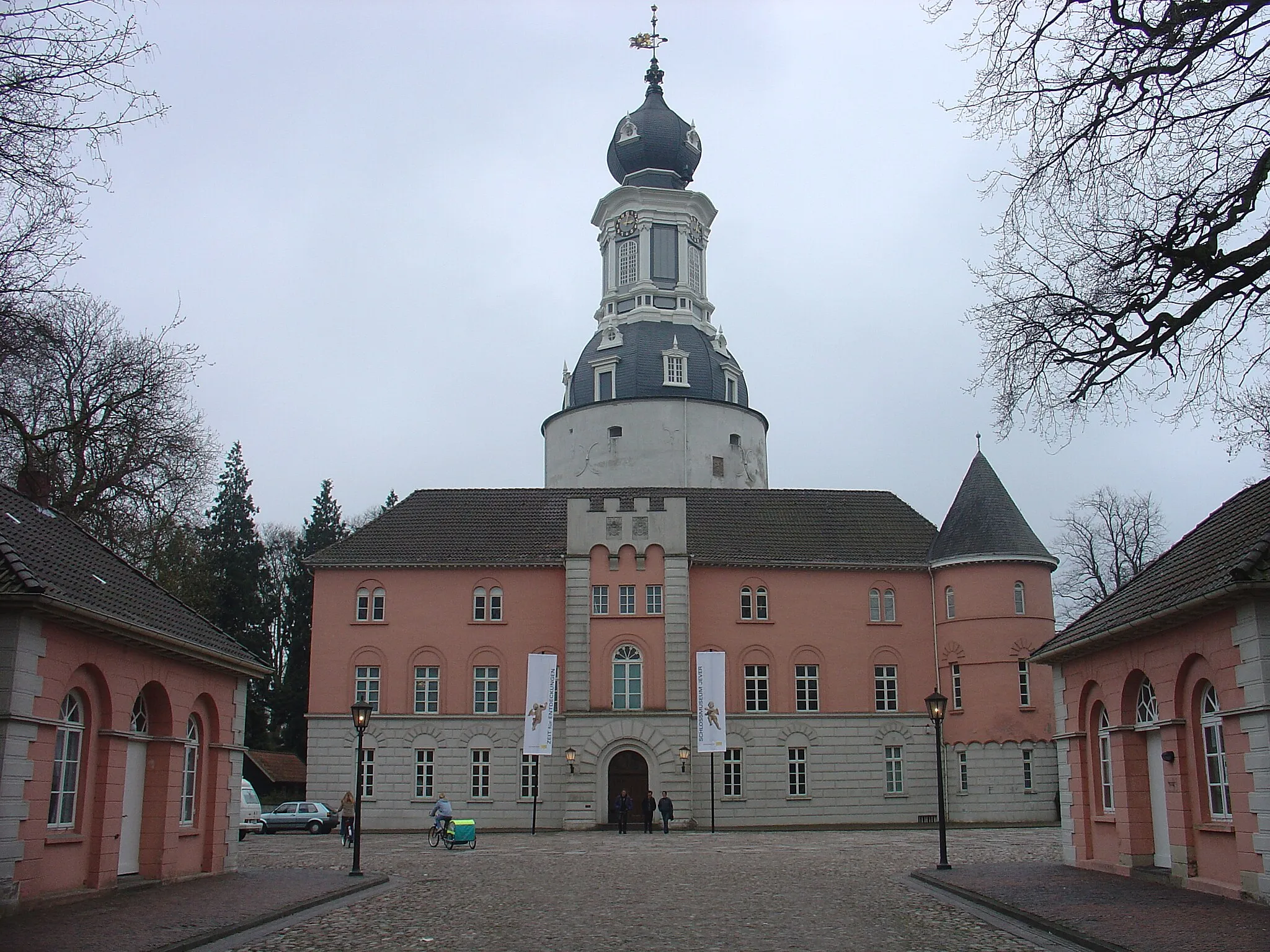 Photo showing: Schloss Jever, Hoffassade