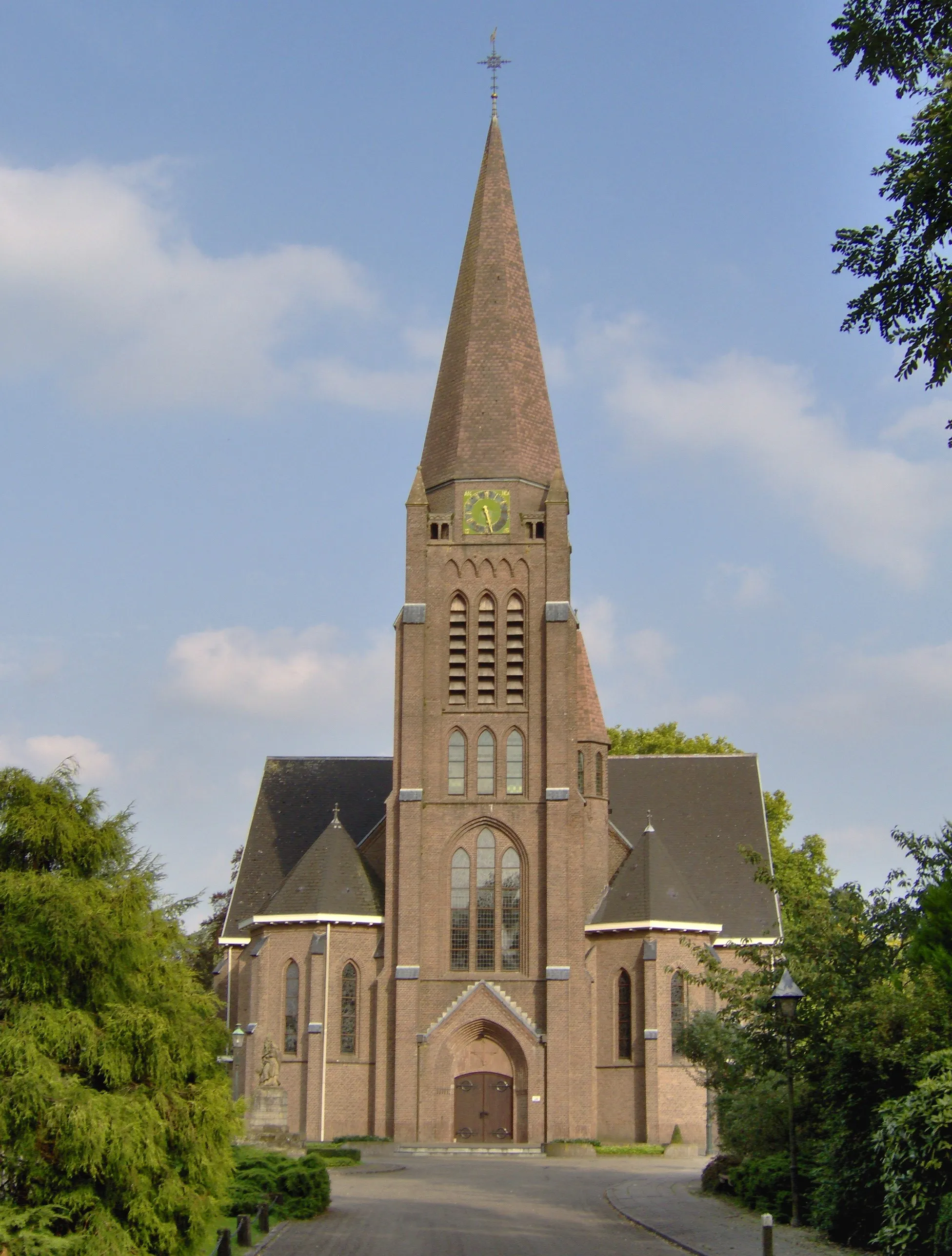 Photo showing: The Heilige Plechelmuskerk in Saasveld

Location: Saasveld, a village in the municipality of Dinkelland, Netherlands