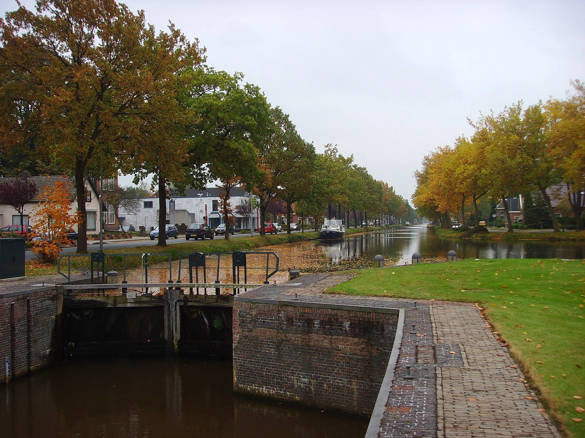 Photo showing: A picture of Musselkanaal, a town in the northeastern Netherlands.