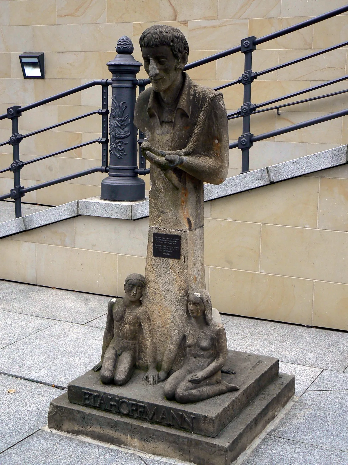 Photo showing: Skulptur E.T.A. Hoffmann von Carin Kreuzberg (1978/1998) in Berlin.