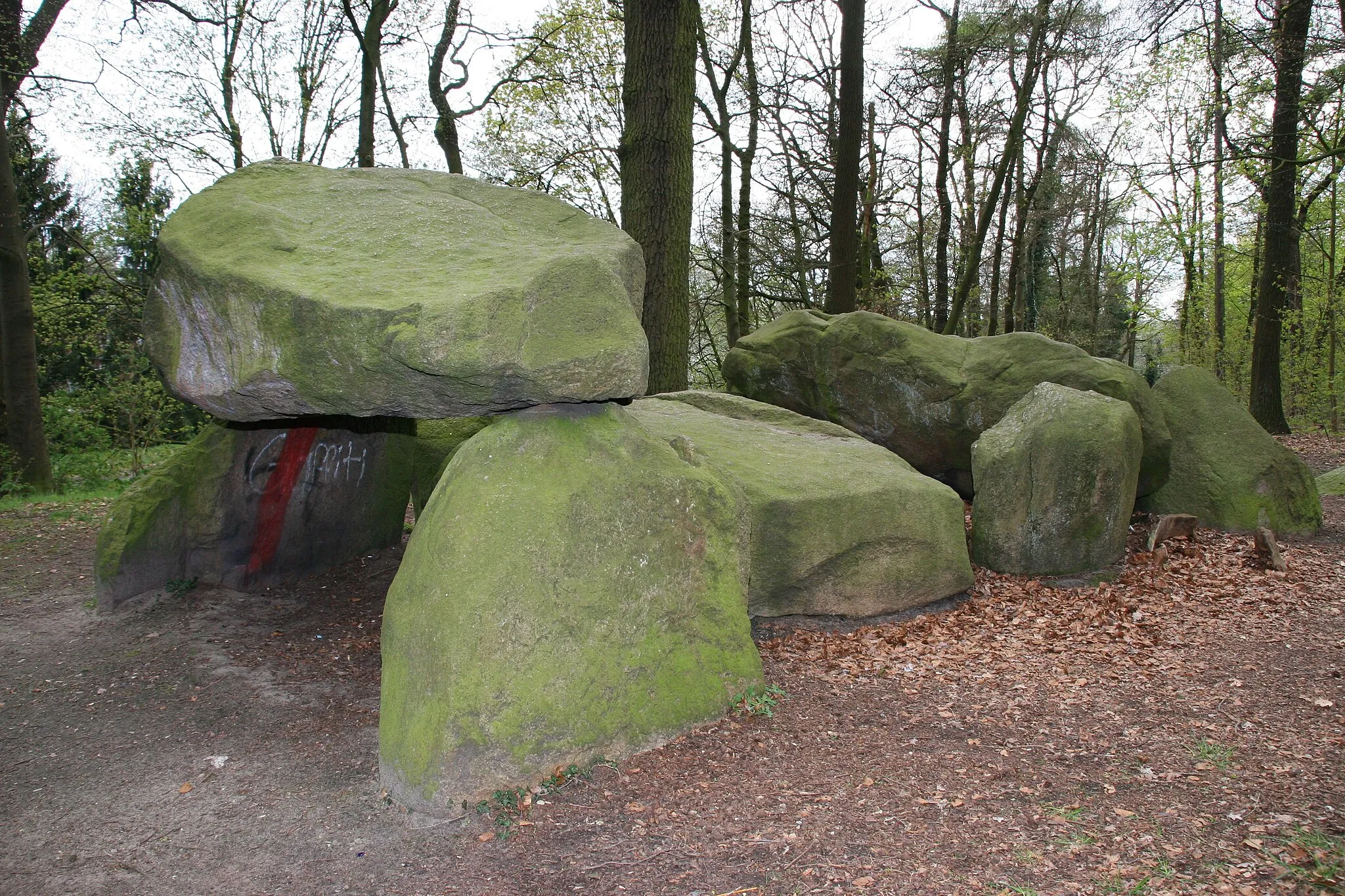 Photo showing: Gretesch: megalithic chambered tomb "Gretesch Stones"