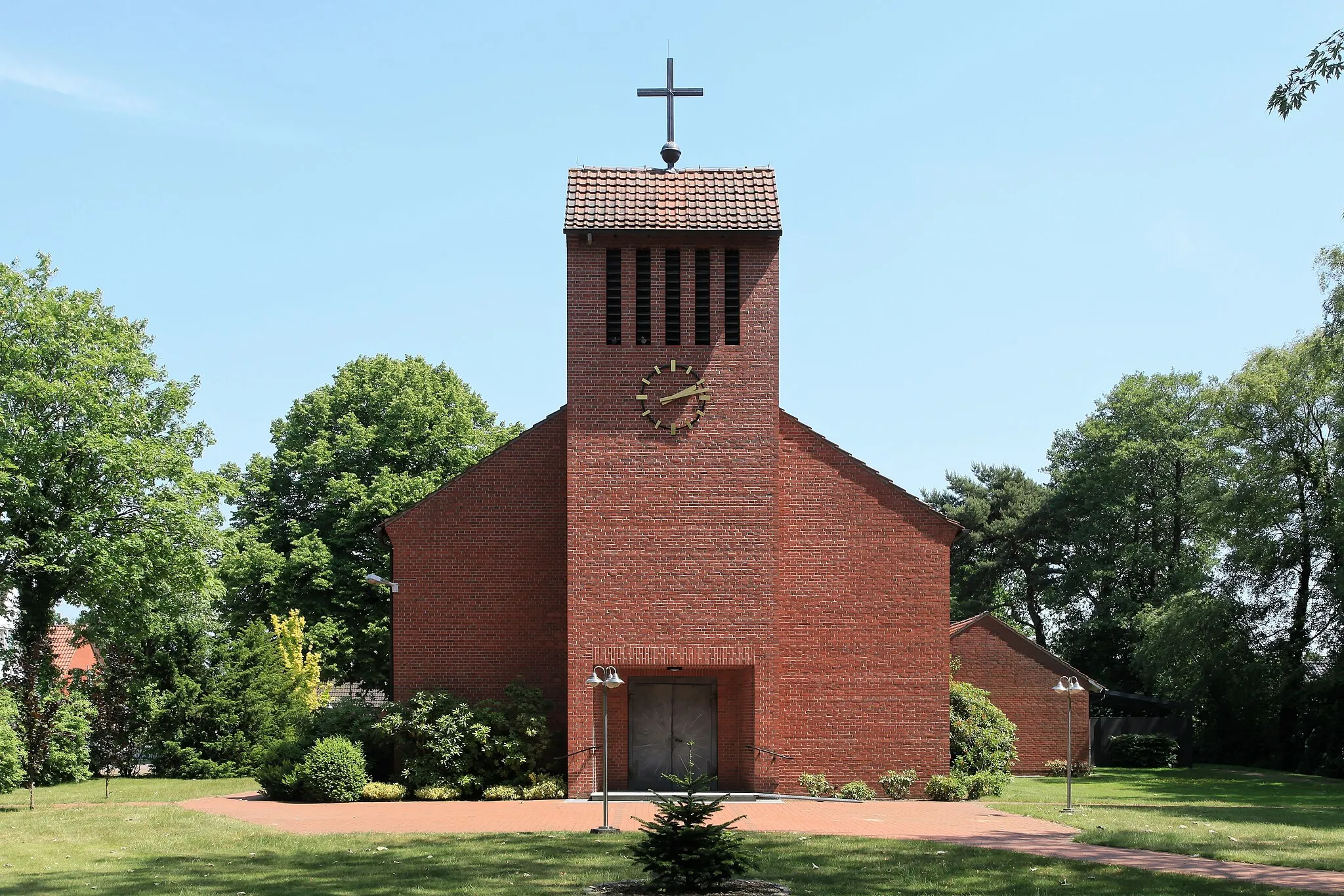 Photo showing: St. Antonius, Antoniusstraße  in Lathen-Wahn, Lathen