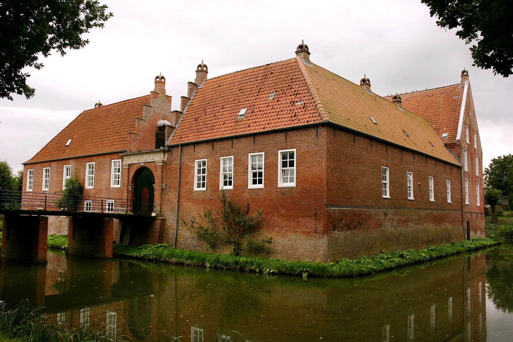 Photo showing: Burg Hinta in Hinte bei Emden (Ostfriesland)