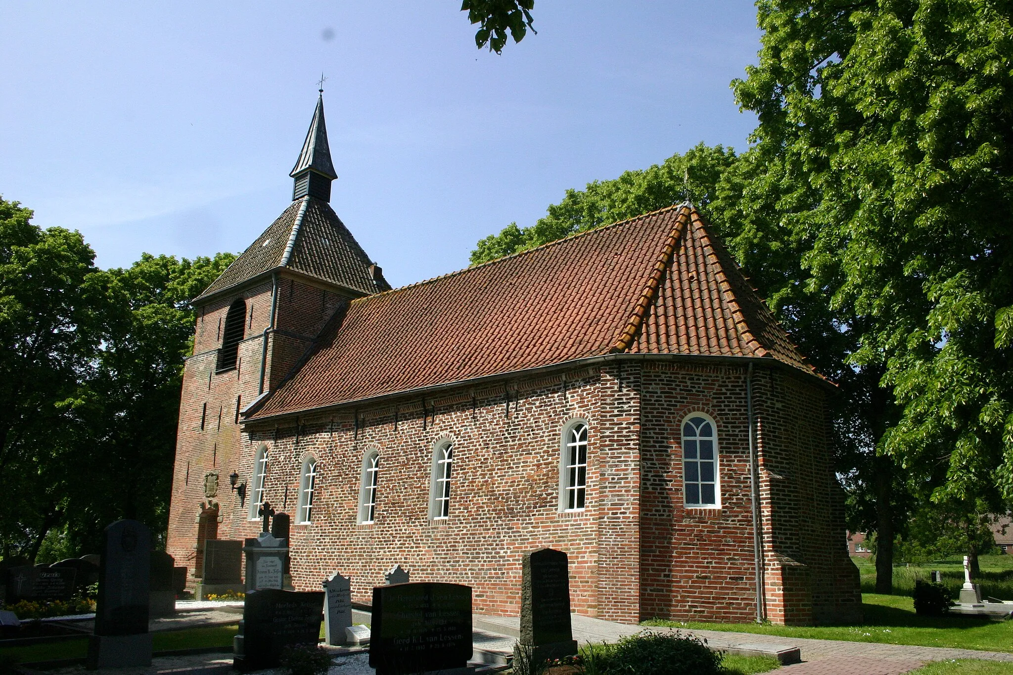 Photo showing: The Evangelical Reformed Böhmerwold Church in Böhmerwold (a locality of Jemgum), district of Leer, East Frisia, Lower Saxony, Germany, is owned and used by a Reformed congregation within the Evangelical Reformed Church – Synod of Reformed Churches in Bavaria and Northwestern Germany.