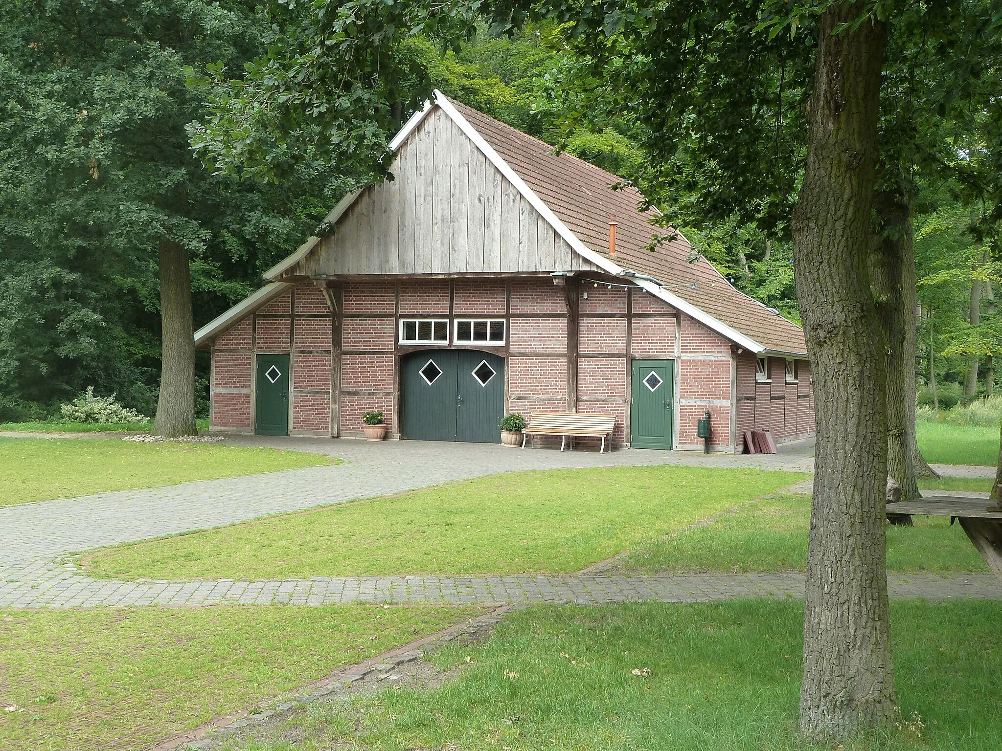 Photo showing: Mehrzweckgebäude am Dorfgemeinschaftshaus