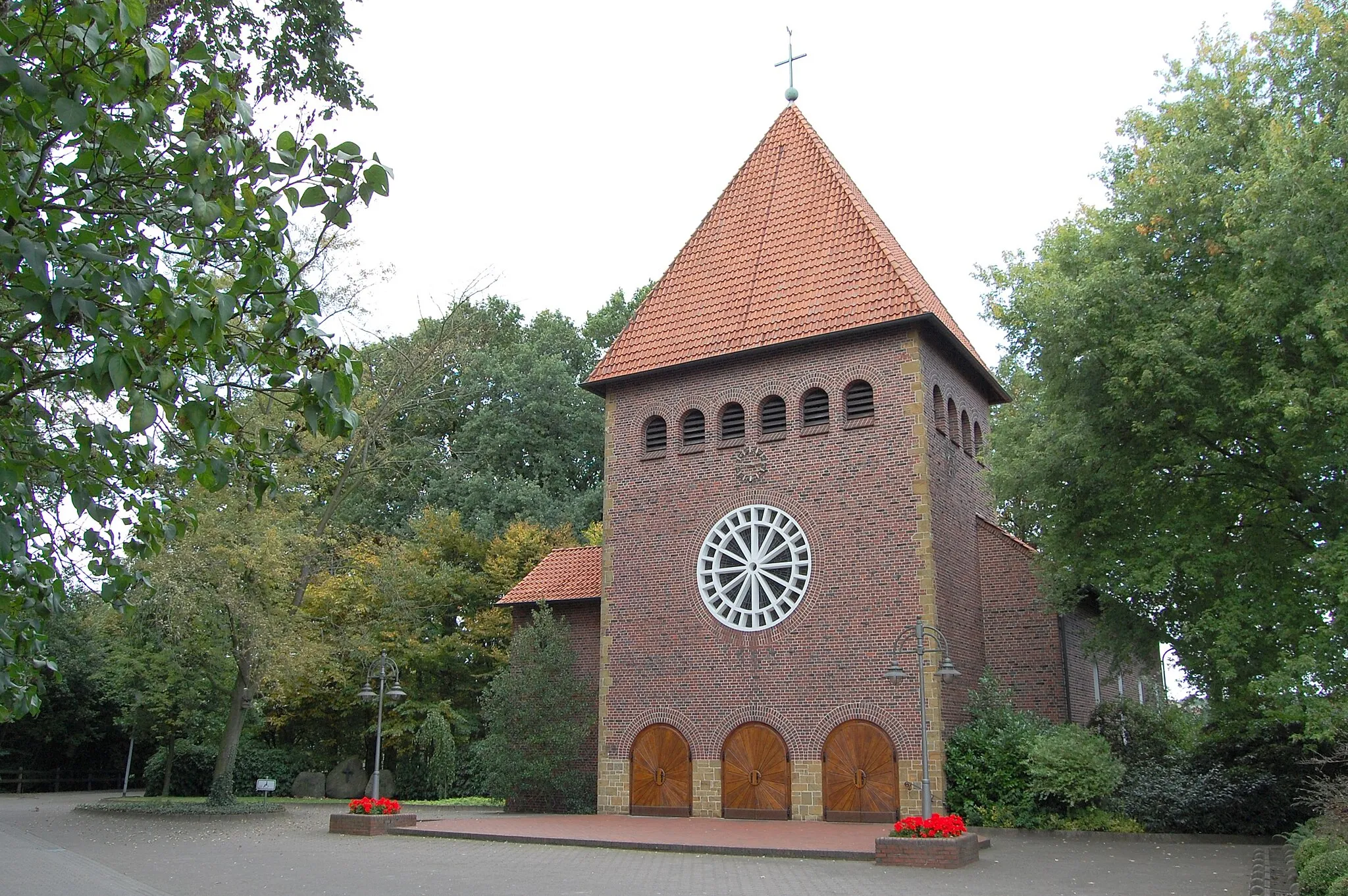 Photo showing: Kirche St. Maria Goretti in Brockdorf 008