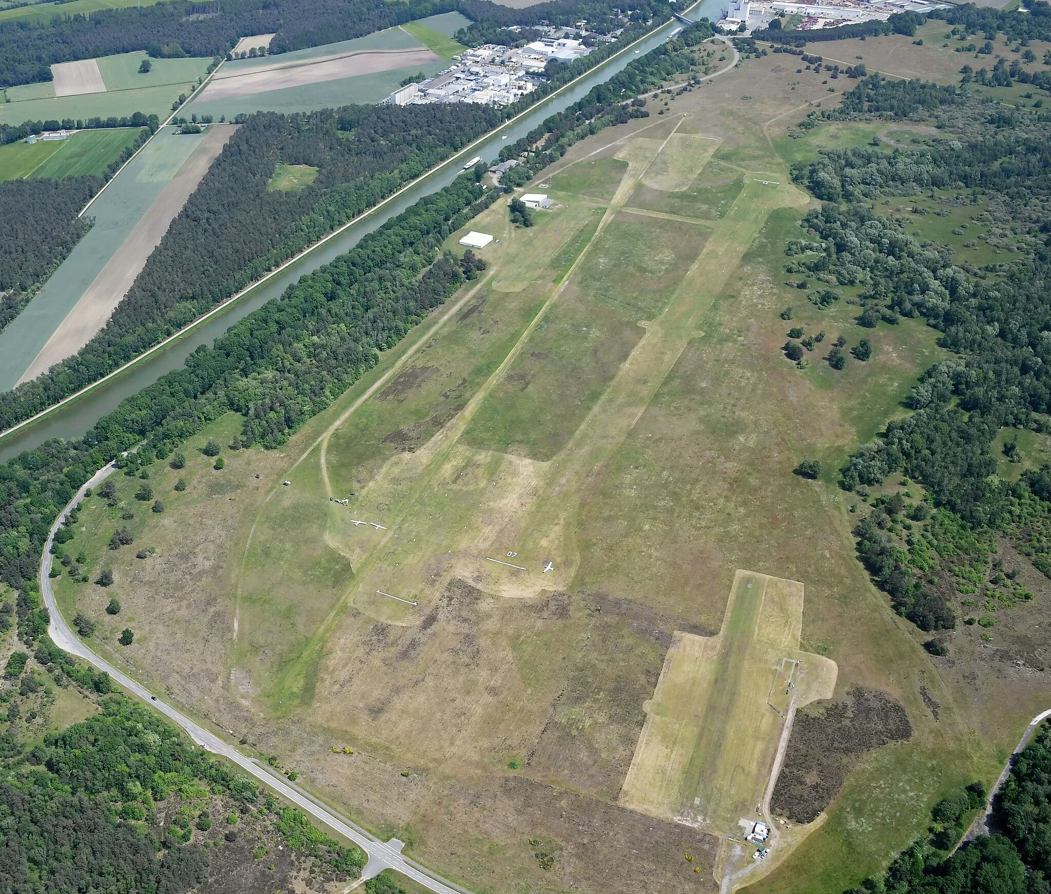 Photo showing: Aerial image of the Achmer airfield