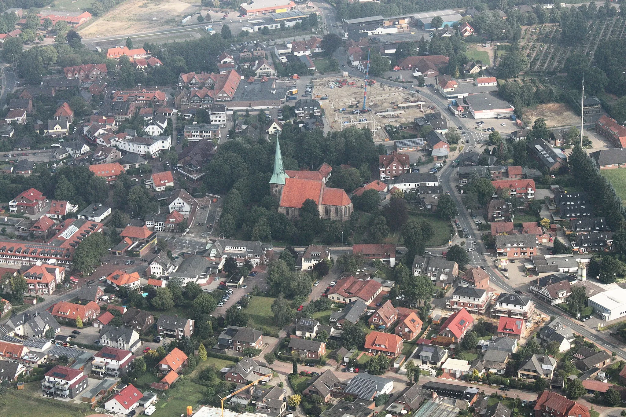 Photo showing: Flug über Ganderkesee; von West nach Südost: von Atals Maschinen, über Freibad, Richtung Umspannwerk