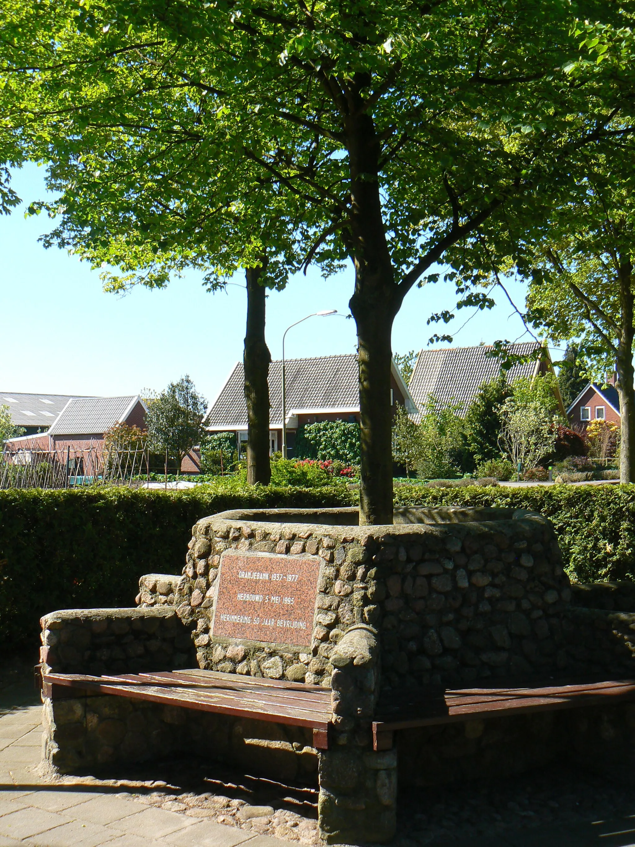 Photo showing: Memorial Bench Oranjebank (1977), Roswinkelerstraat in Roswinkel/The Netherlands