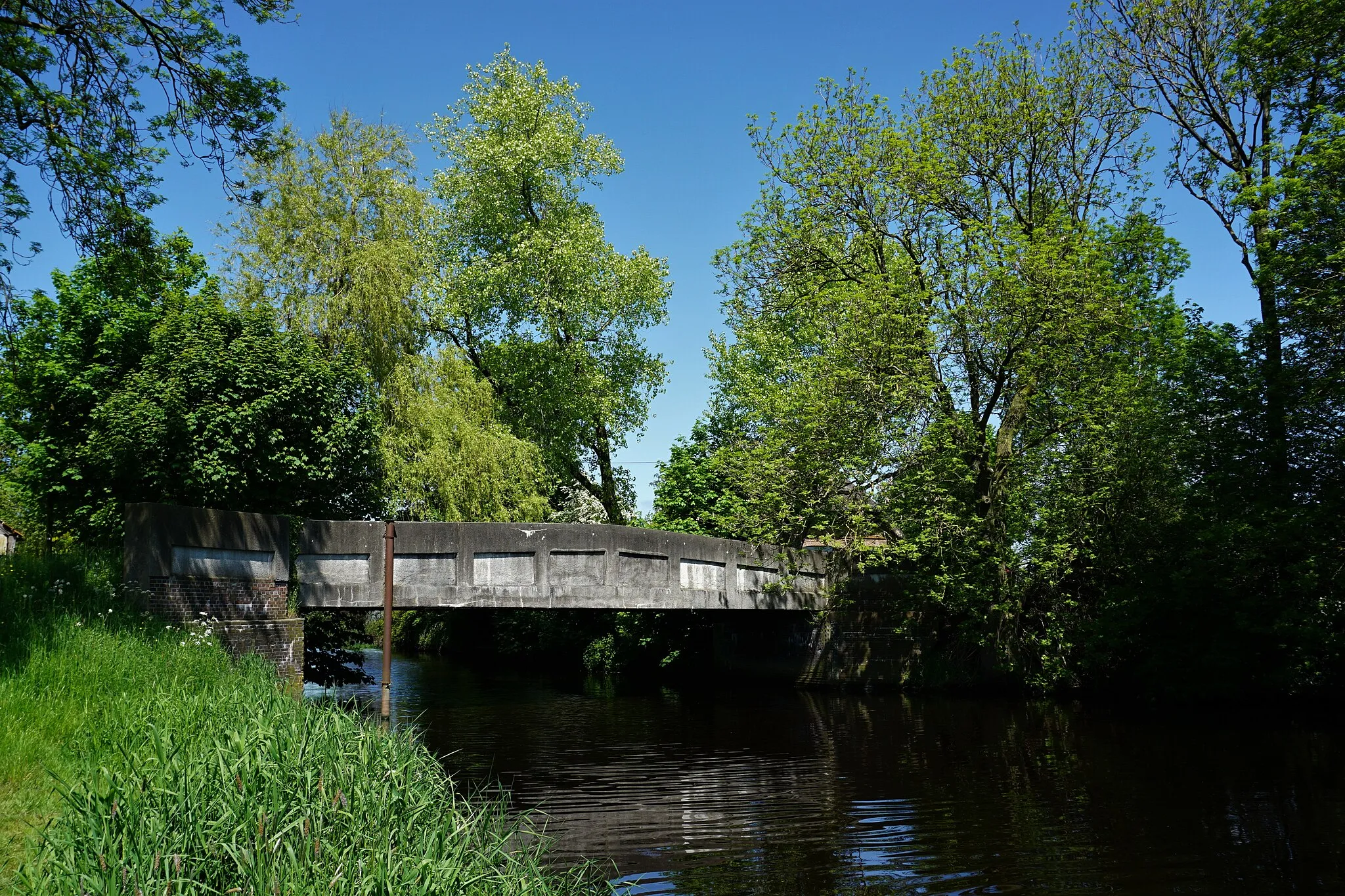 Photo showing: Bridge over the river Jade