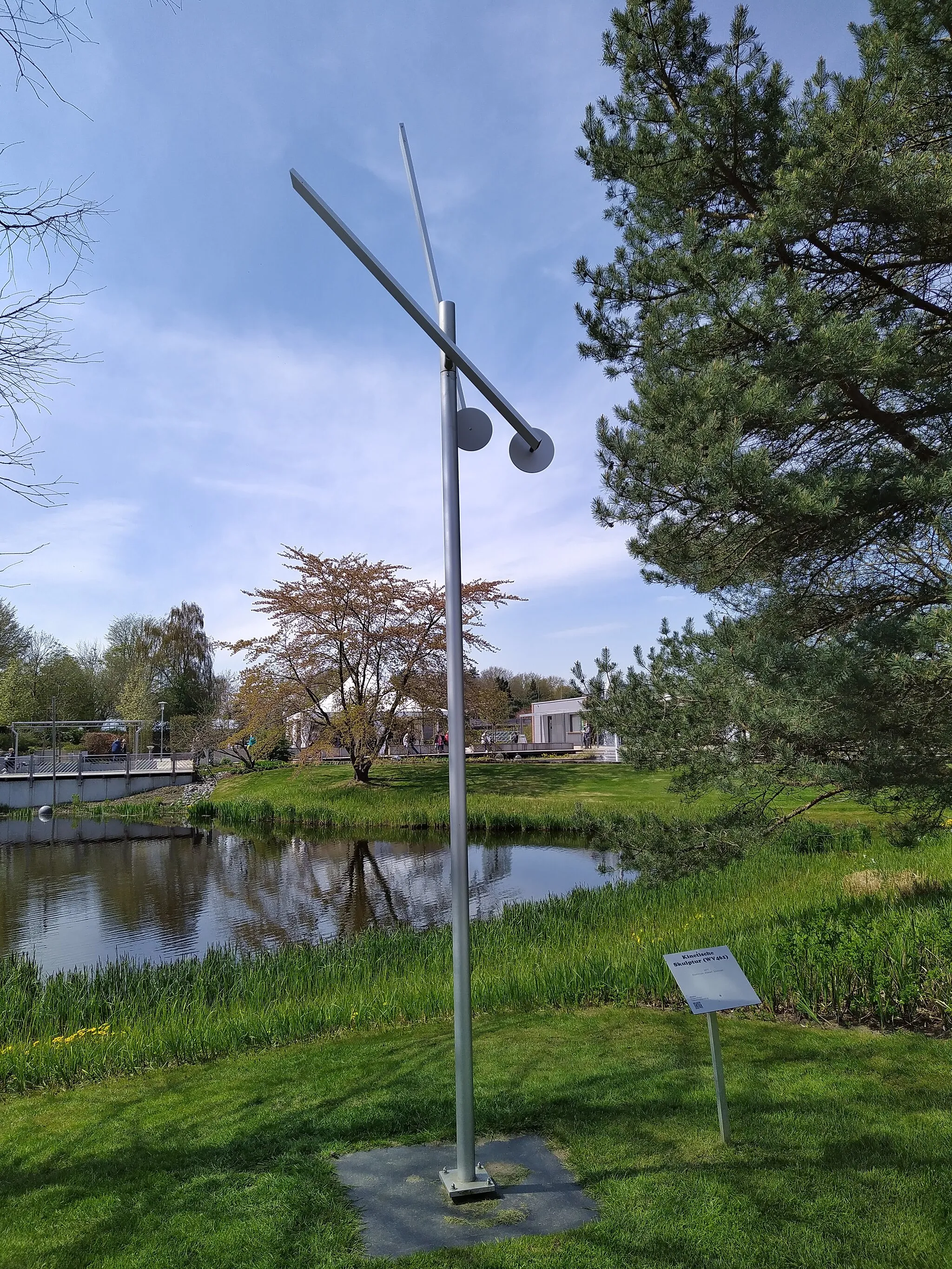 Photo showing: Kinetische Skulptur von Michael Hischer im Park der Gärten in Bad Zwischenahn