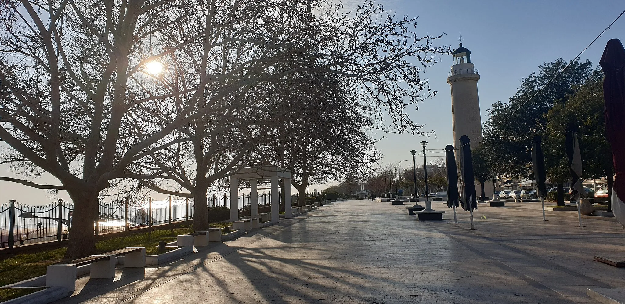 Photo showing: Alexandroupolis lighthouse and the square around it, January 2020