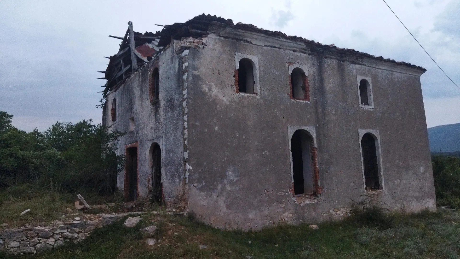 Photo showing: Abandoned mosque in Pyksari
