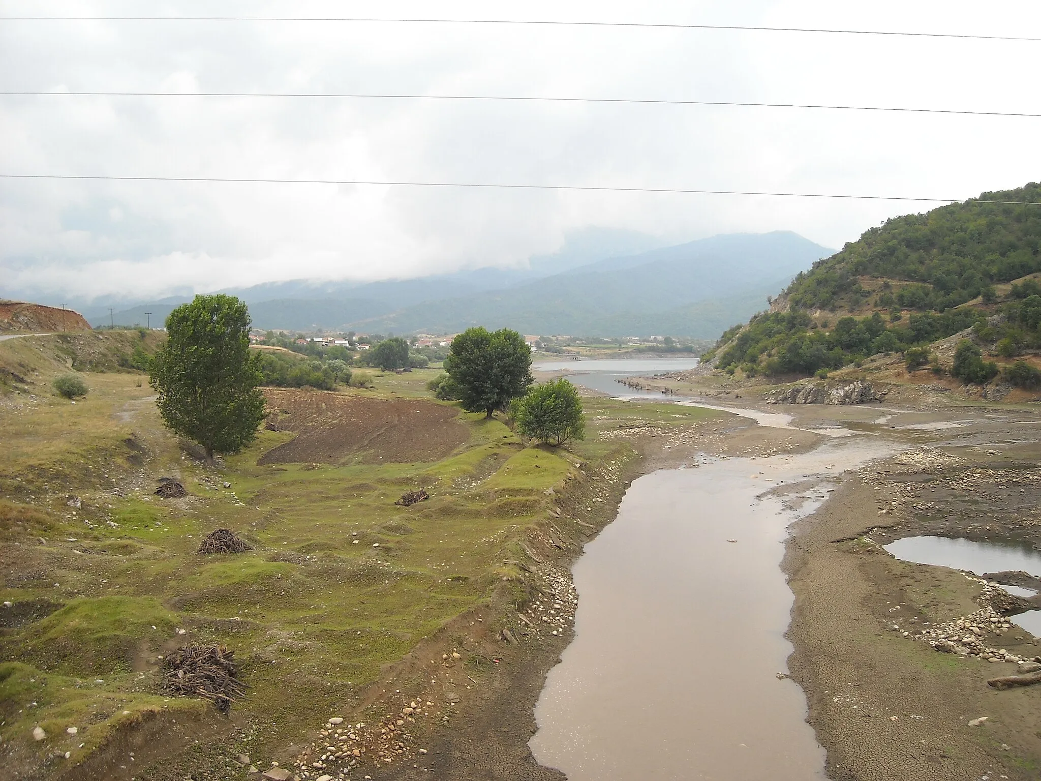 Photo showing: Dospat River at its mouth.