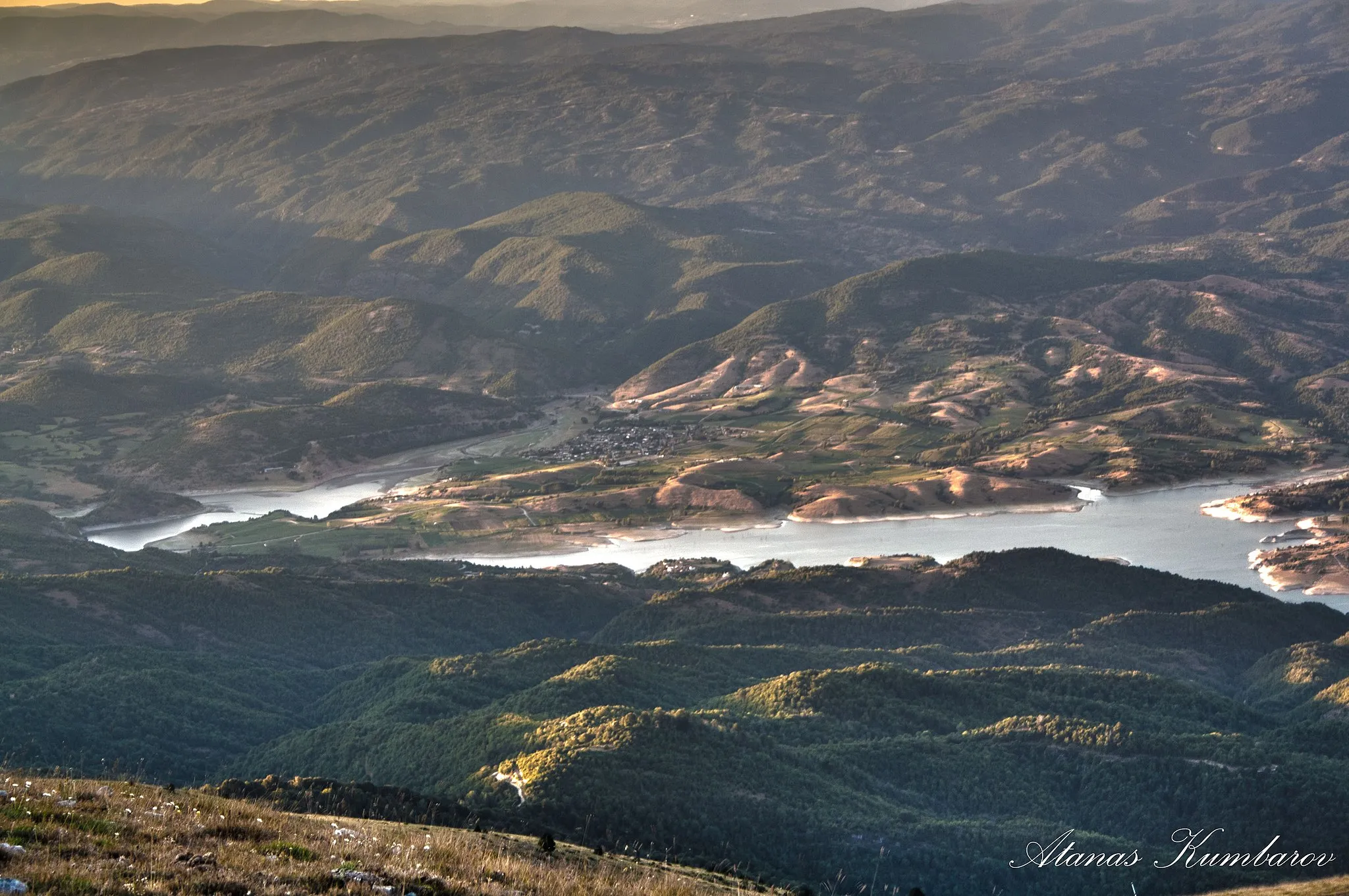 Photo showing: The village of Potamoi and the Nestos Rever as seen from Falakro Oros.