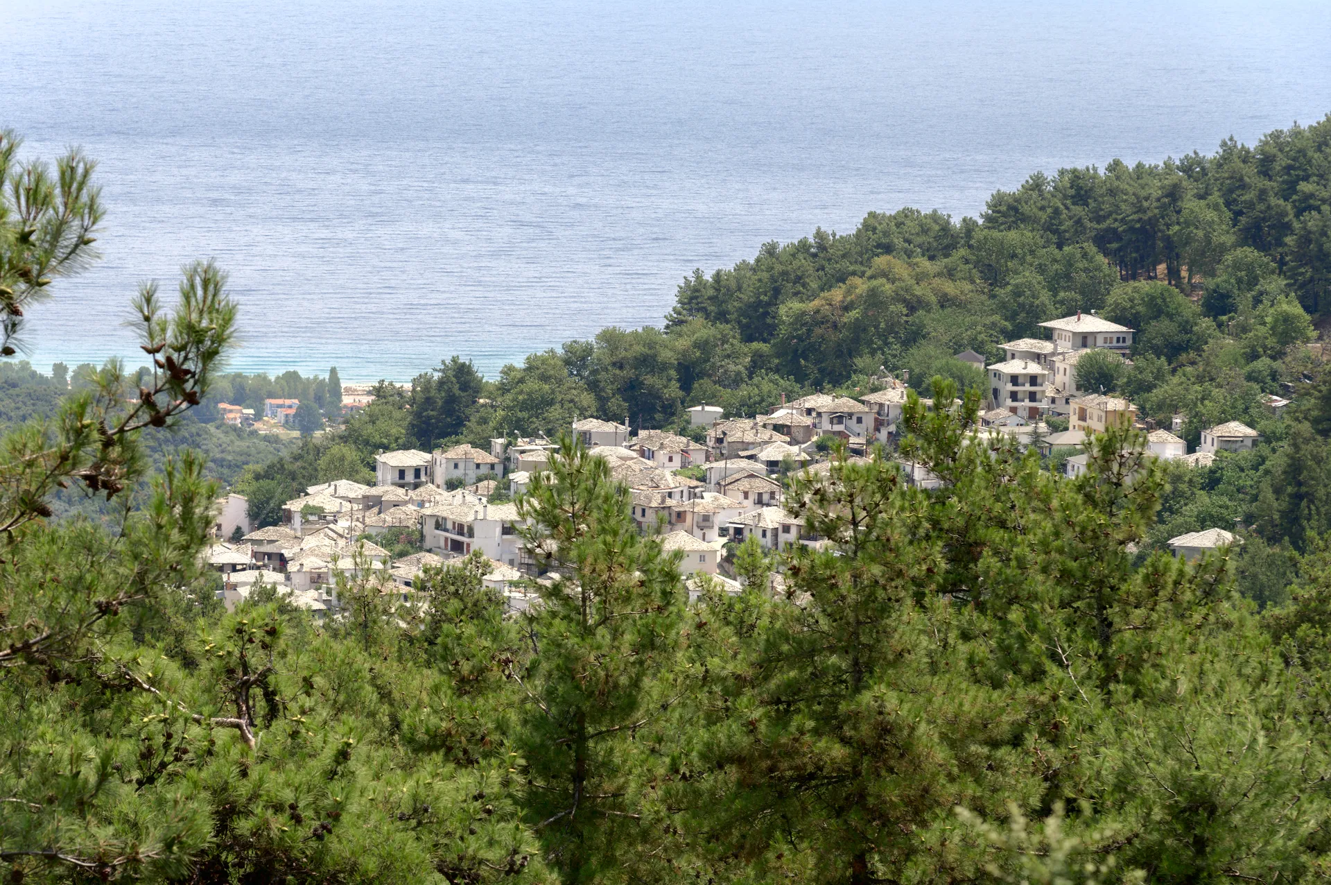 Photo showing: The view on Panagia village, Thasos.