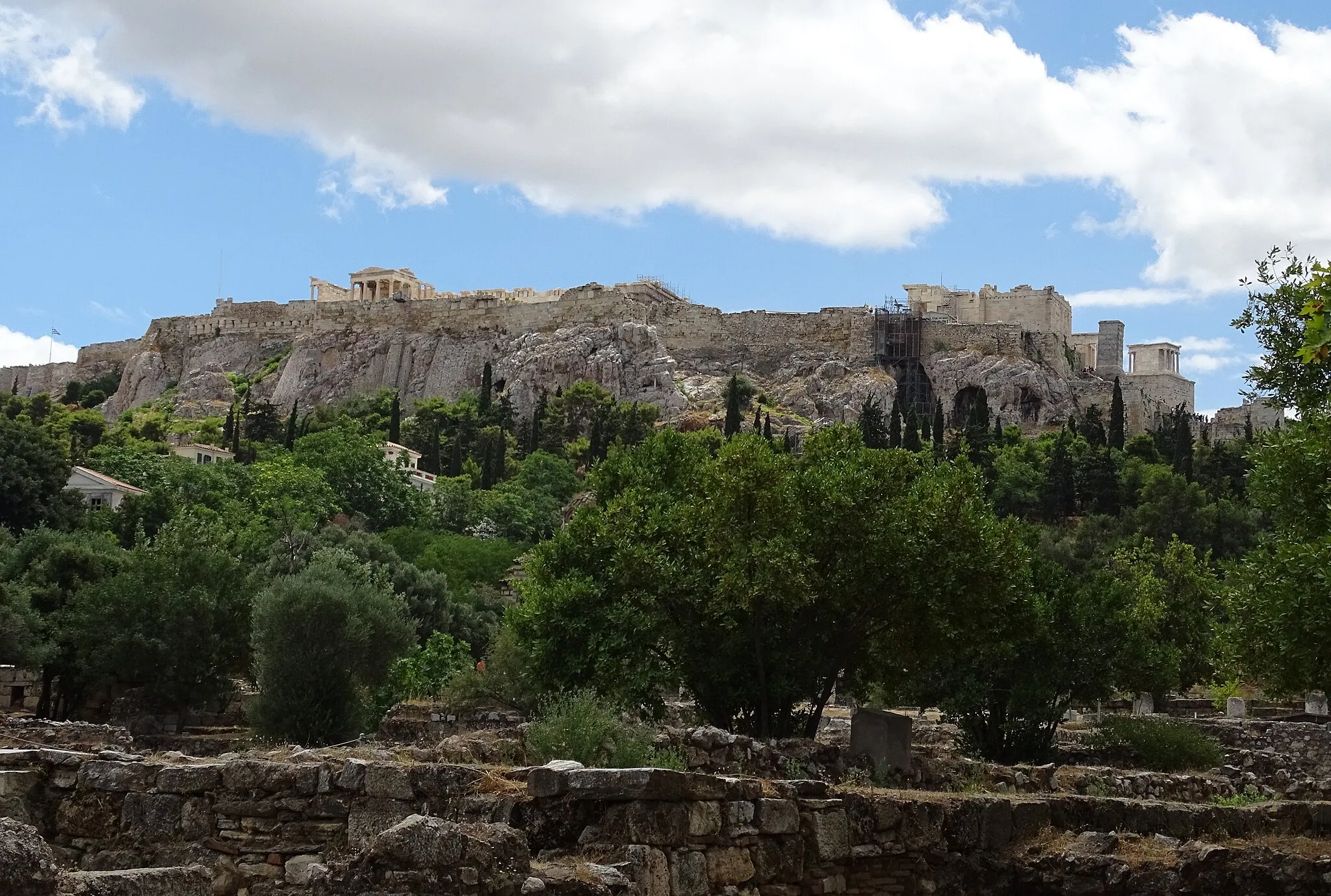 Photo showing: The Acropolis of Athens as seen from  the Agora.