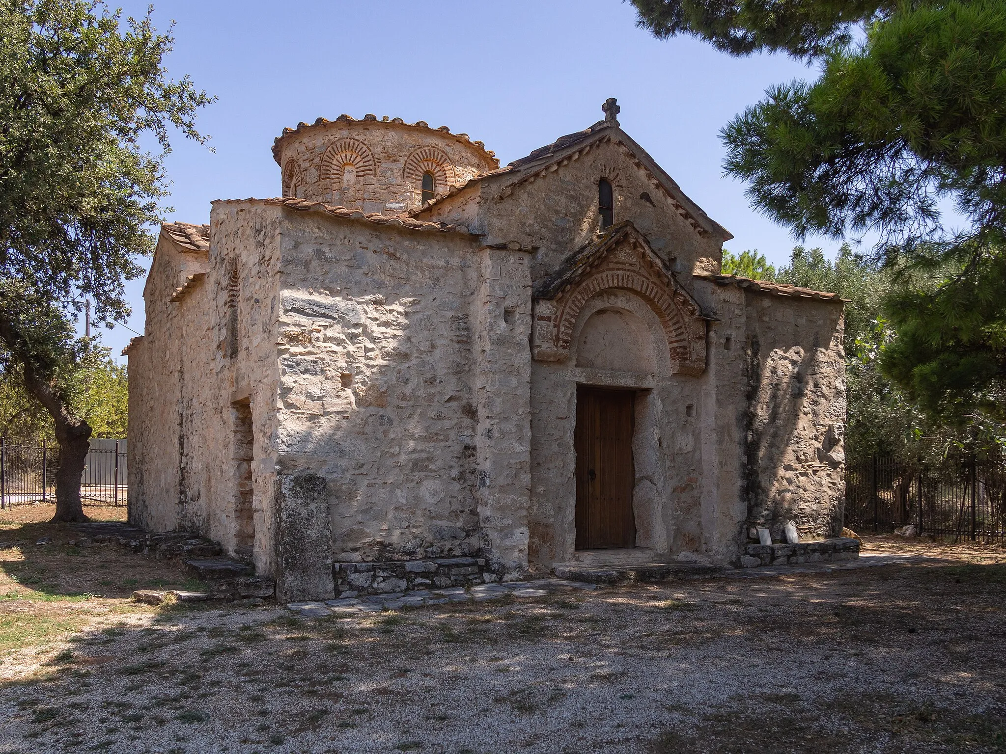 Photo showing: This is a photo of a monument in Greece identified by the ID