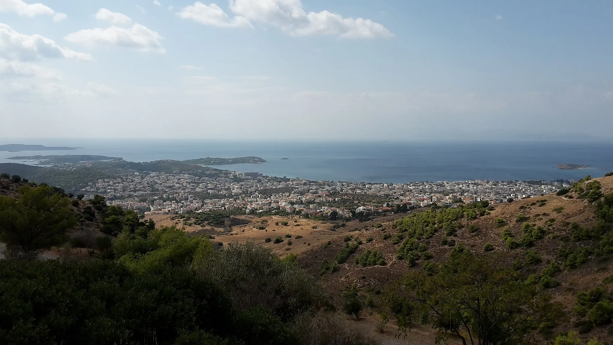 Photo showing: View of Voula and Vouliagmeni from the Cemetery of Voula