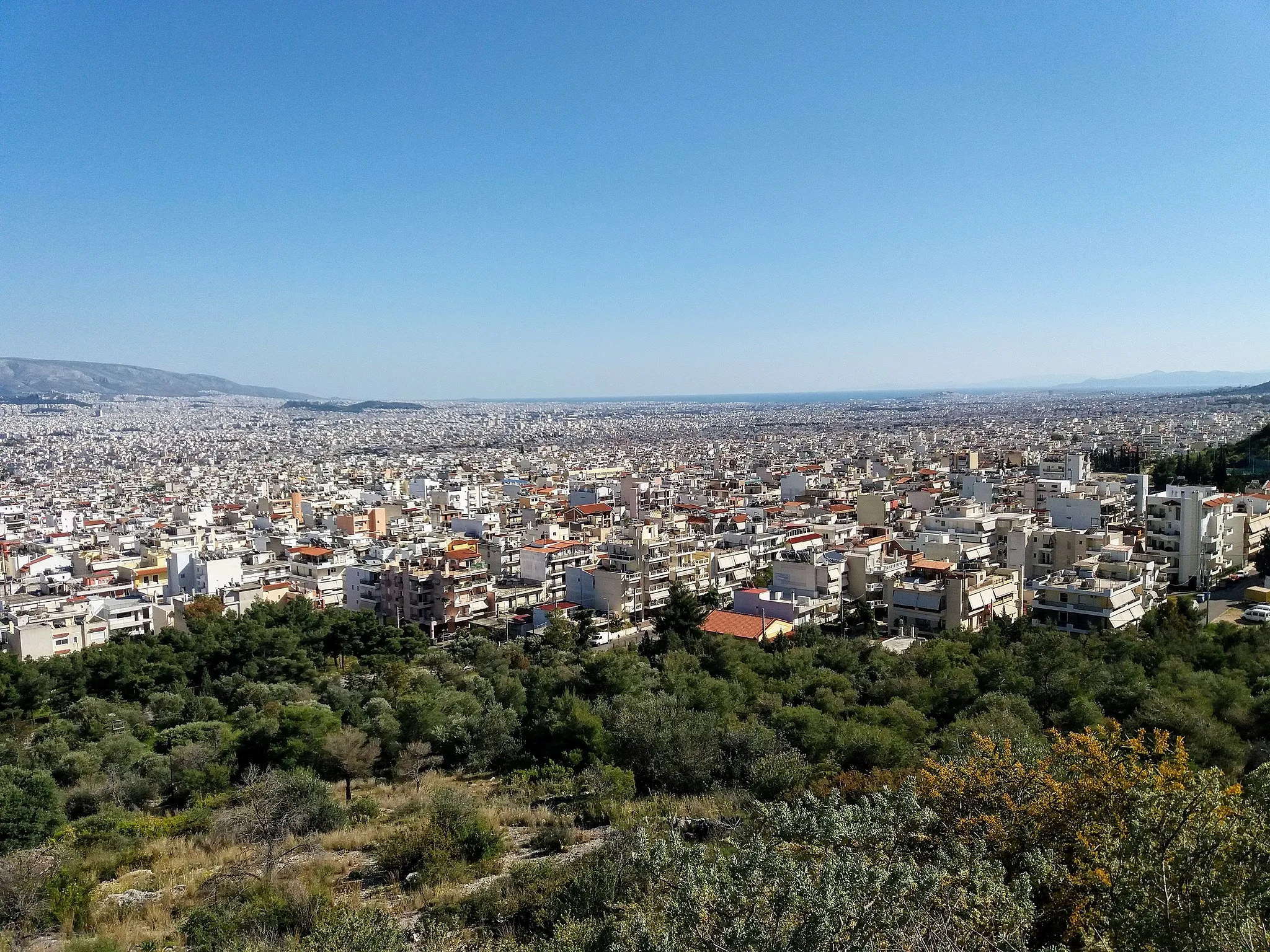 Photo showing: Άποψη της Πετρούπολης απο το Ποικίλο όρος